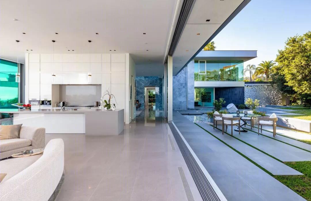 洛杉矶 850 万美金超级山顶豪宅，自然与奢侈的完美融合-47