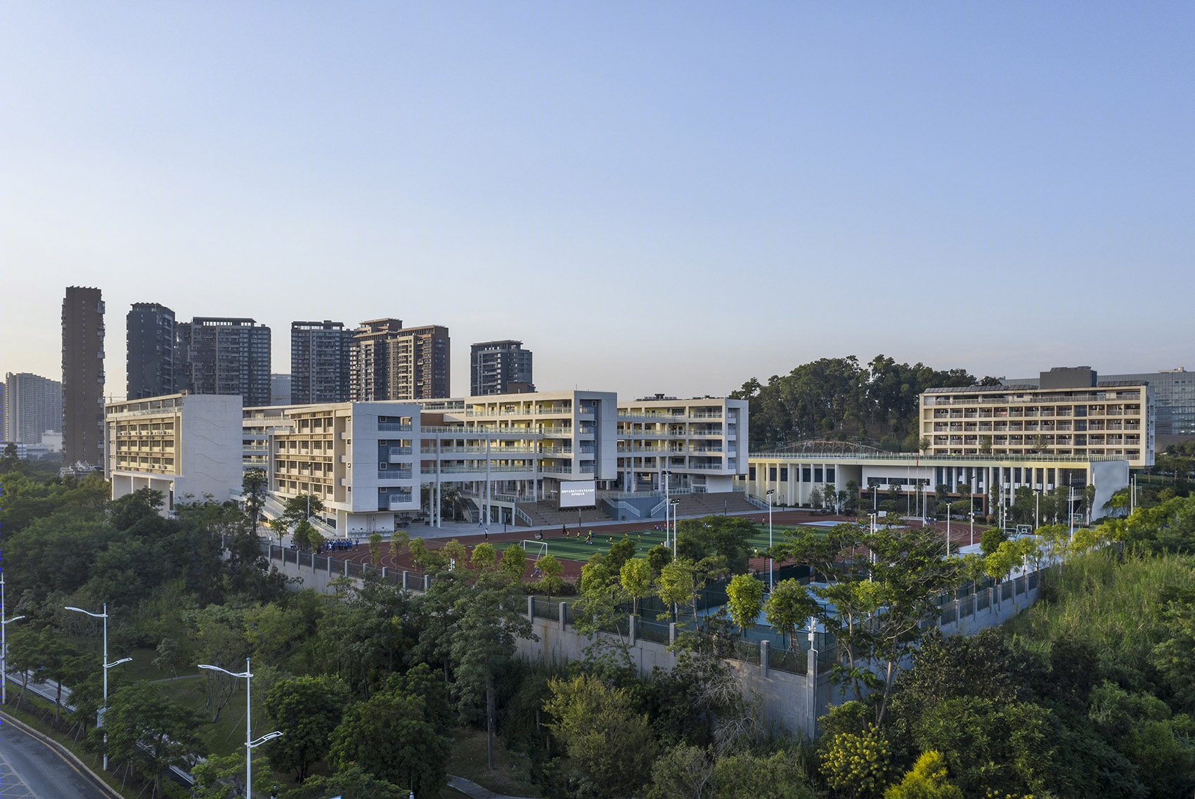 深圳市光明新区凤凰学校设计丨深圳大学建筑设计研究院有限公司“钟中+钟波涛”工作室-16