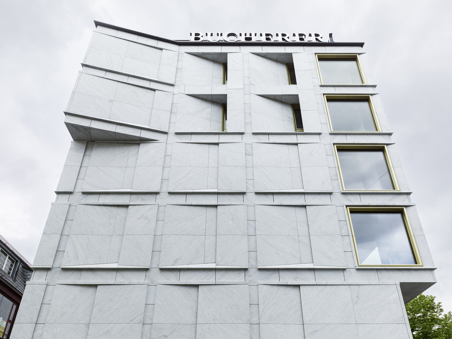 Bucherer 旗舰店——时光与奢华的完美交融-11