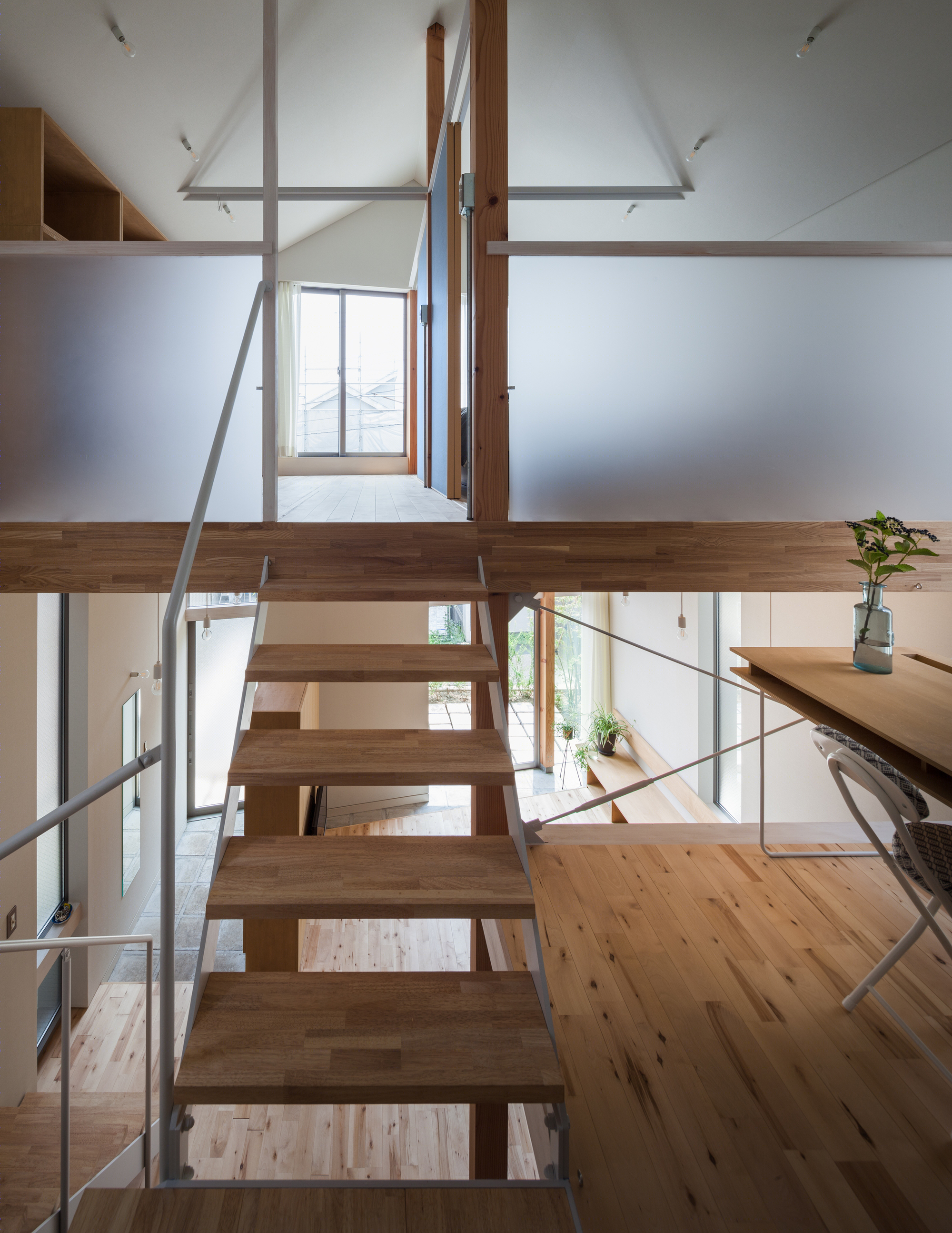 山丘新镇的木质别墅-19