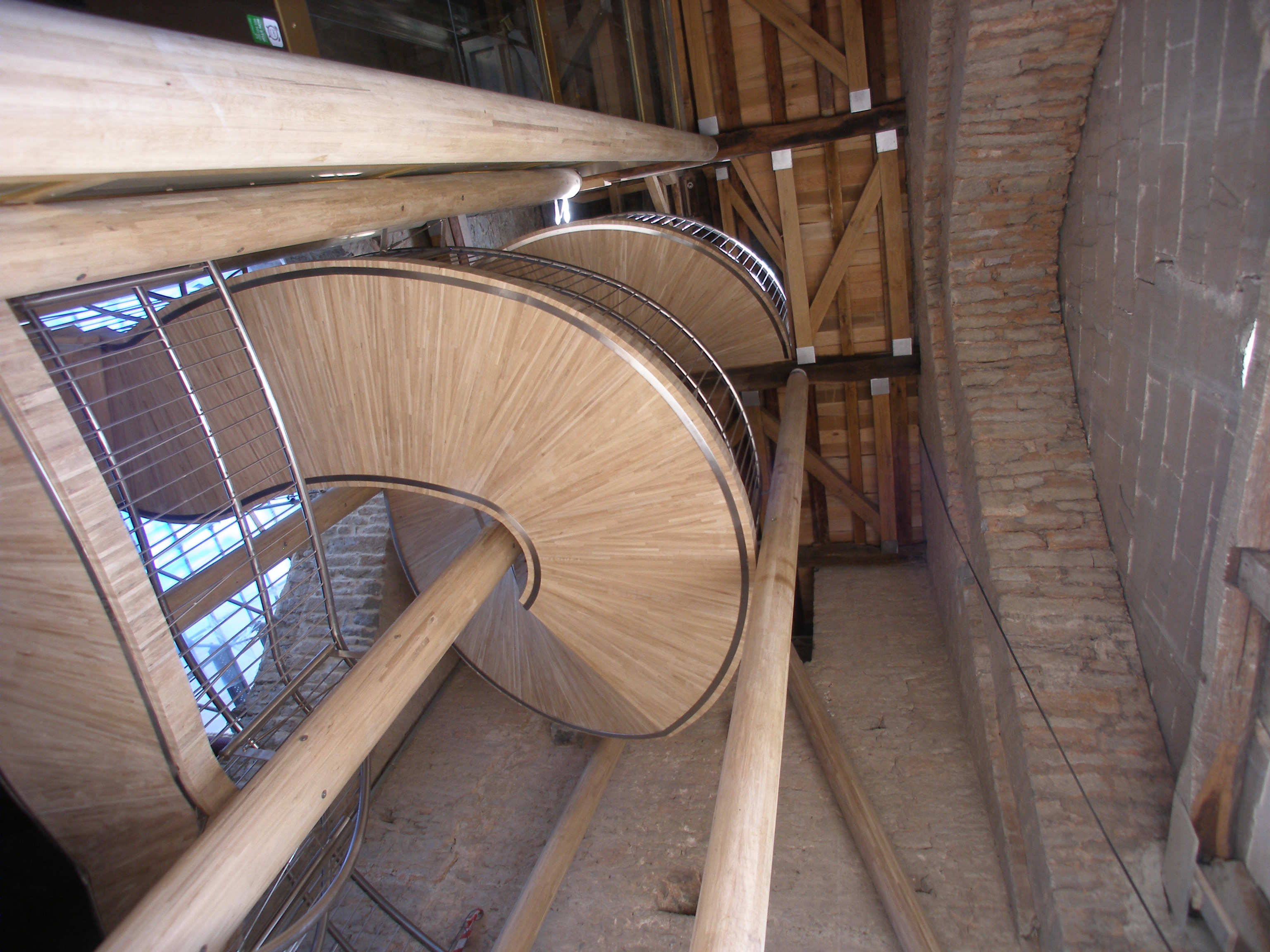 西班牙圣玛利亚大教堂 Glulam oak beams 室内设计-28