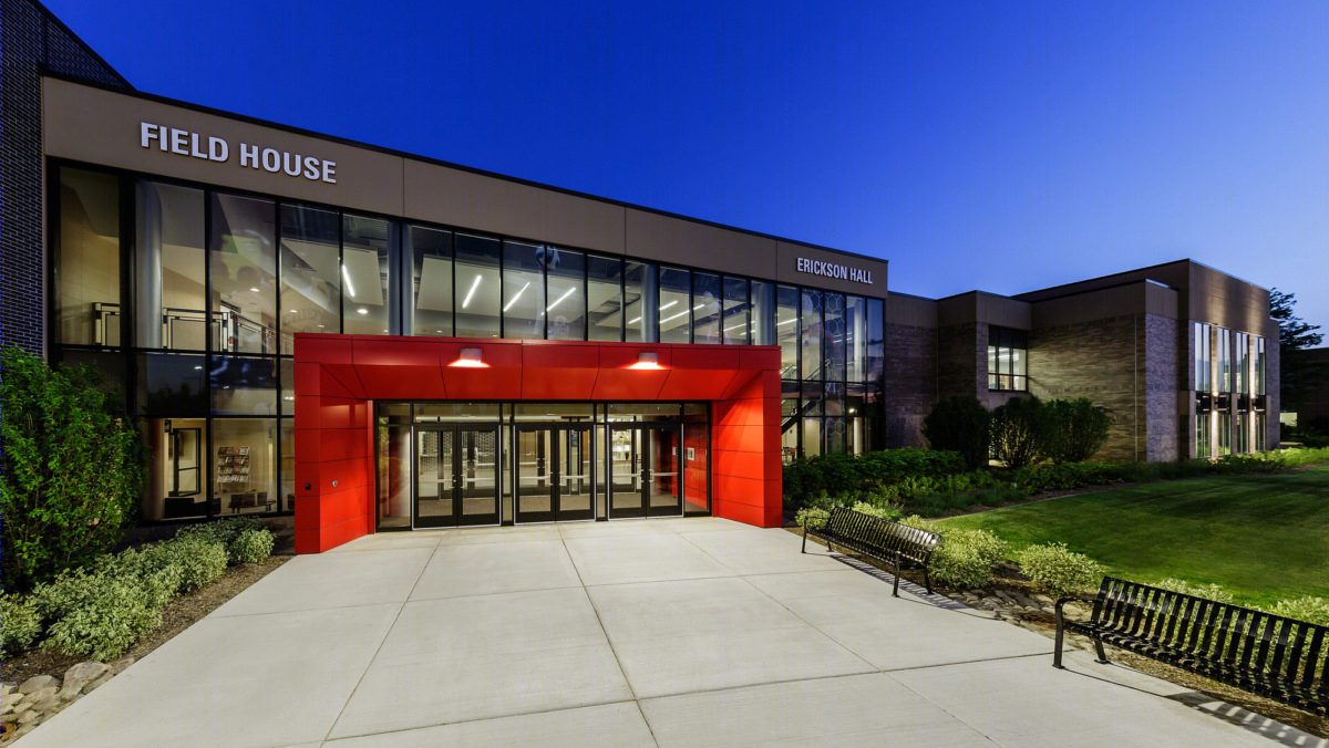 光彩夺目!Waubonsee 社区学院体育馆成为校园新焦点-7