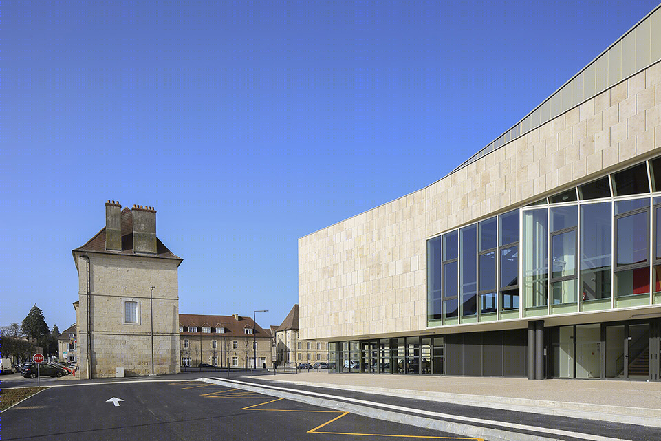 Espace Pierre Tallagrand | 法国多尔市的创新体育中心设计-15