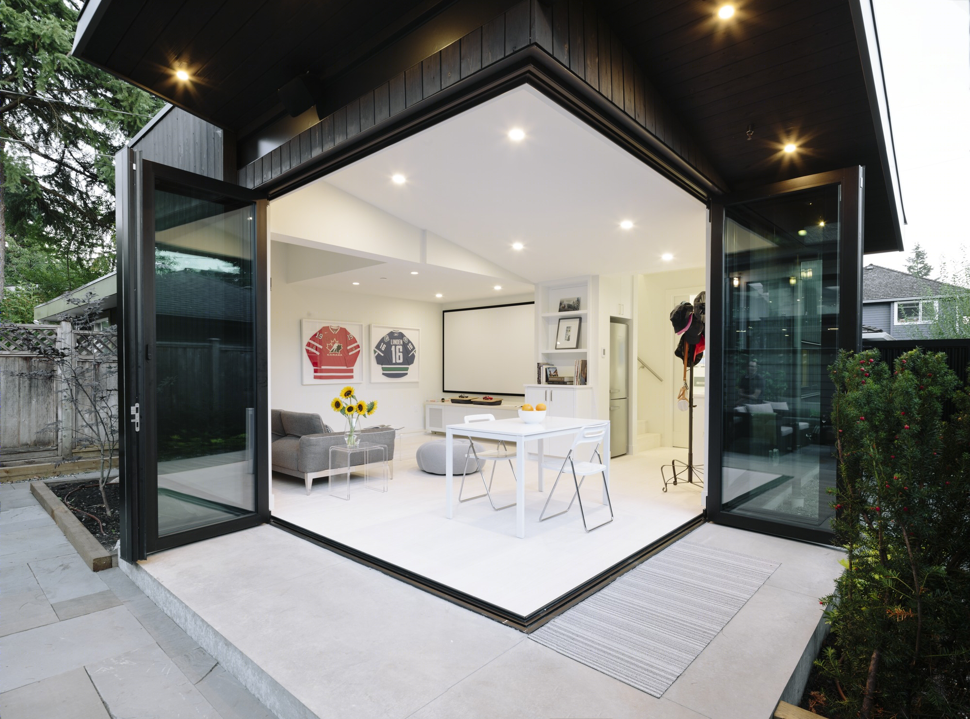 温哥华 Laneway House 别墅设计,打造室内外无缝连接空间-3
