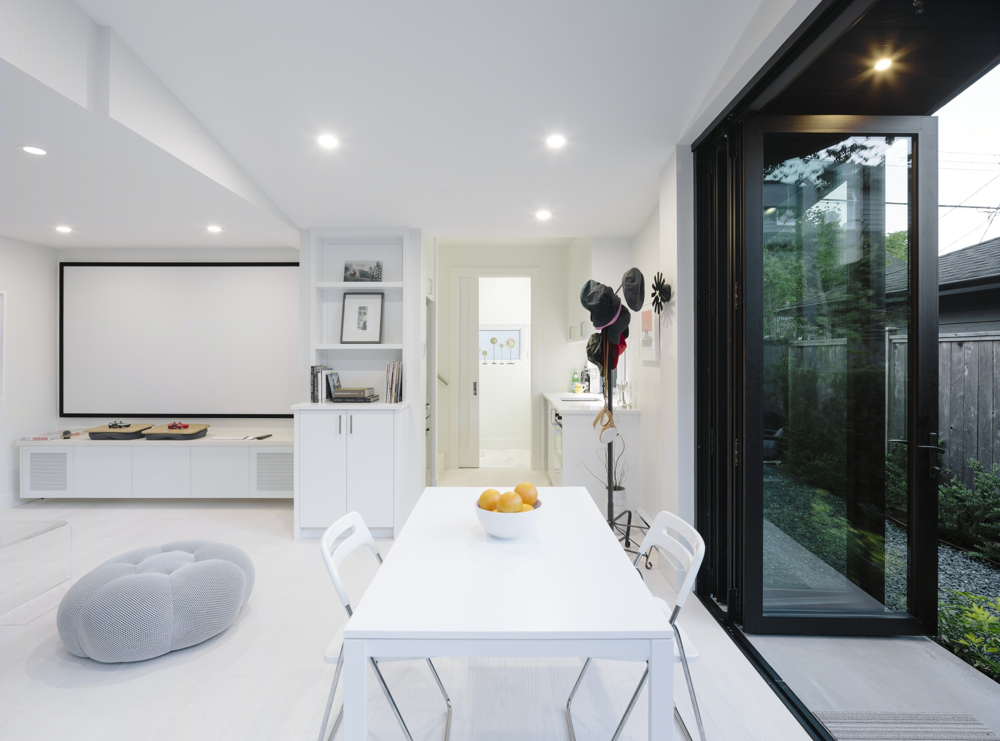 温哥华 Laneway House 别墅设计,打造室内外无缝连接空间-6