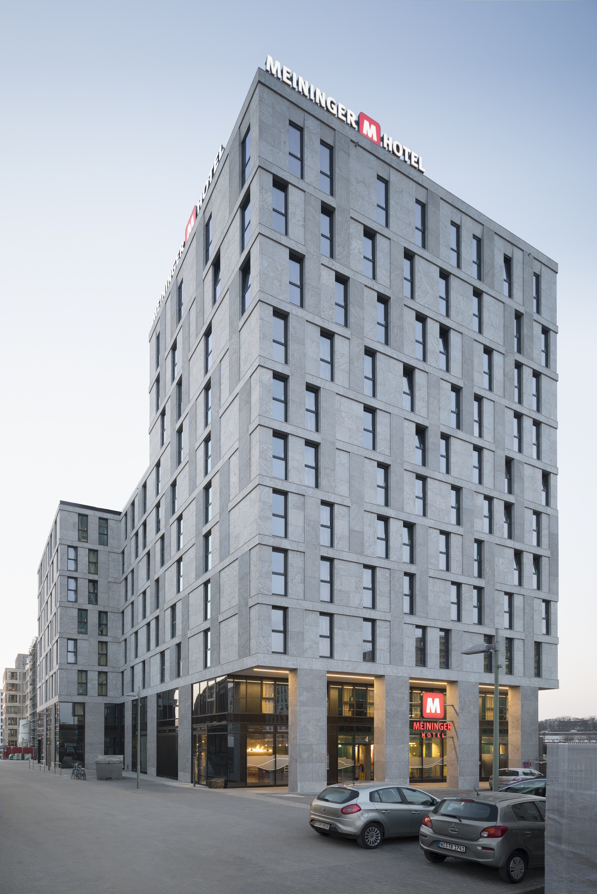 柏林 Postbahnhof 梅宁格酒店丨德国柏林丨Tchoban Voss Architekten-1