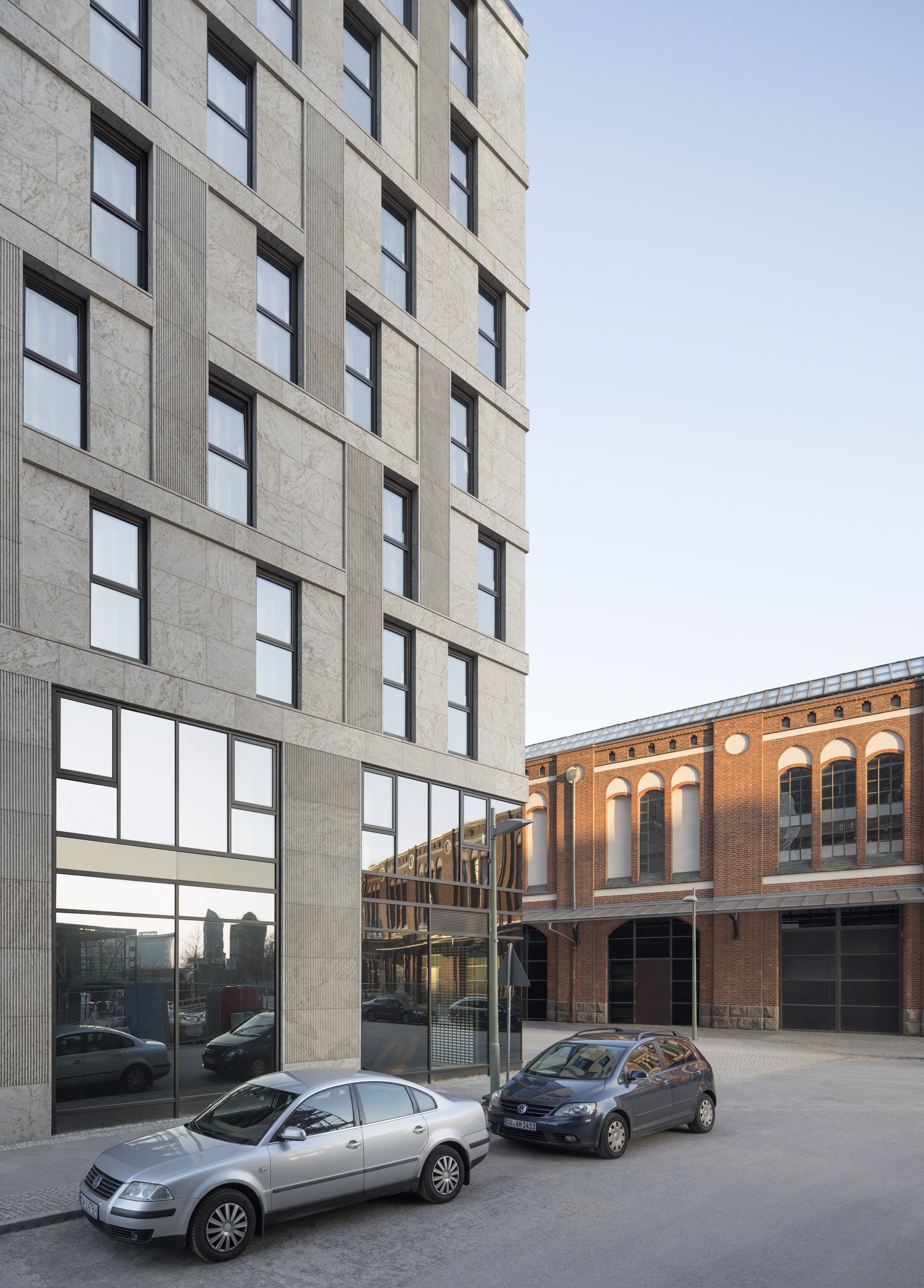 柏林 Postbahnhof 梅宁格酒店丨德国柏林丨Tchoban Voss Architekten-3