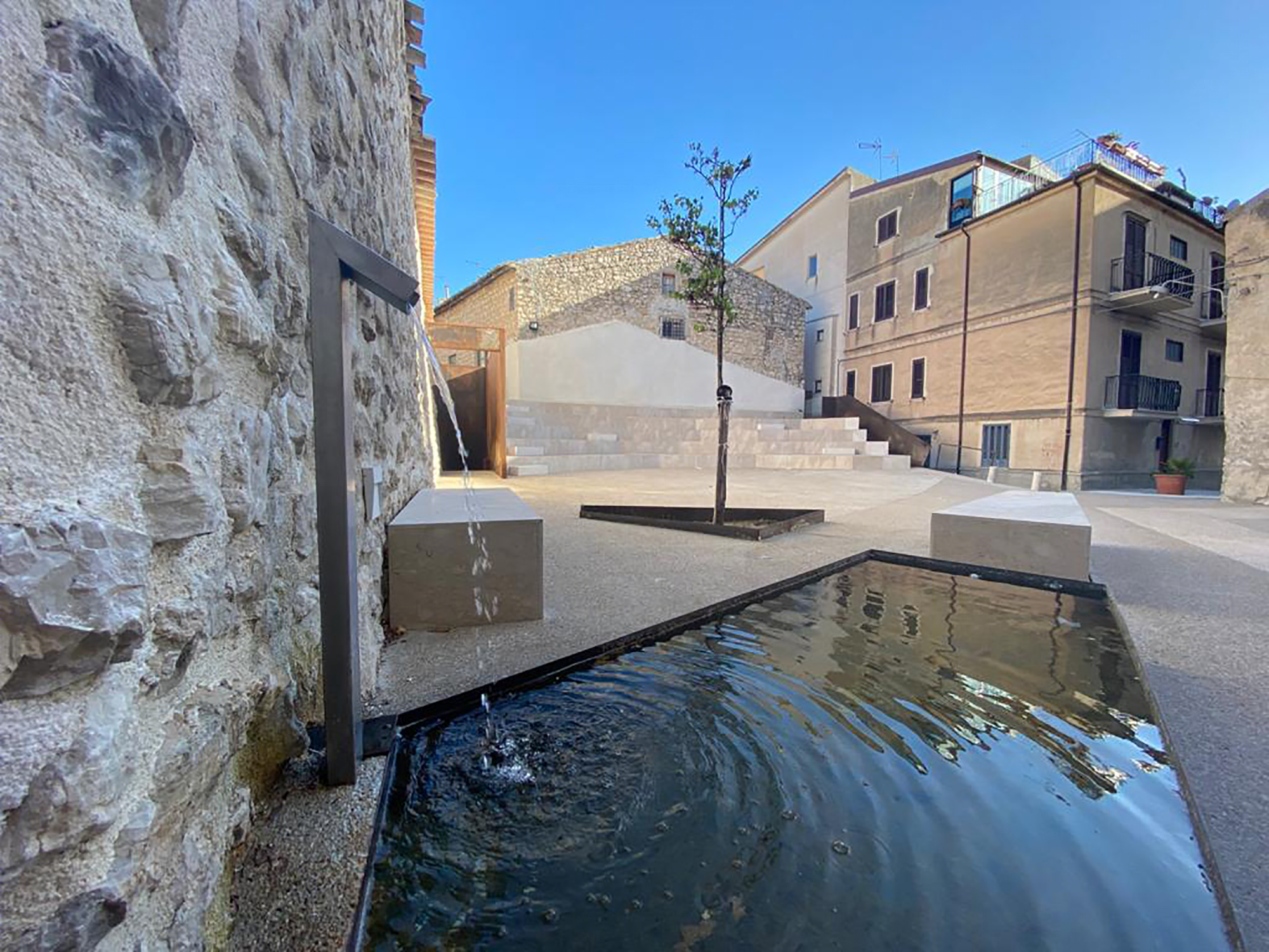 记忆重生 | 意大利 Bivona 市广场剧院设计-0