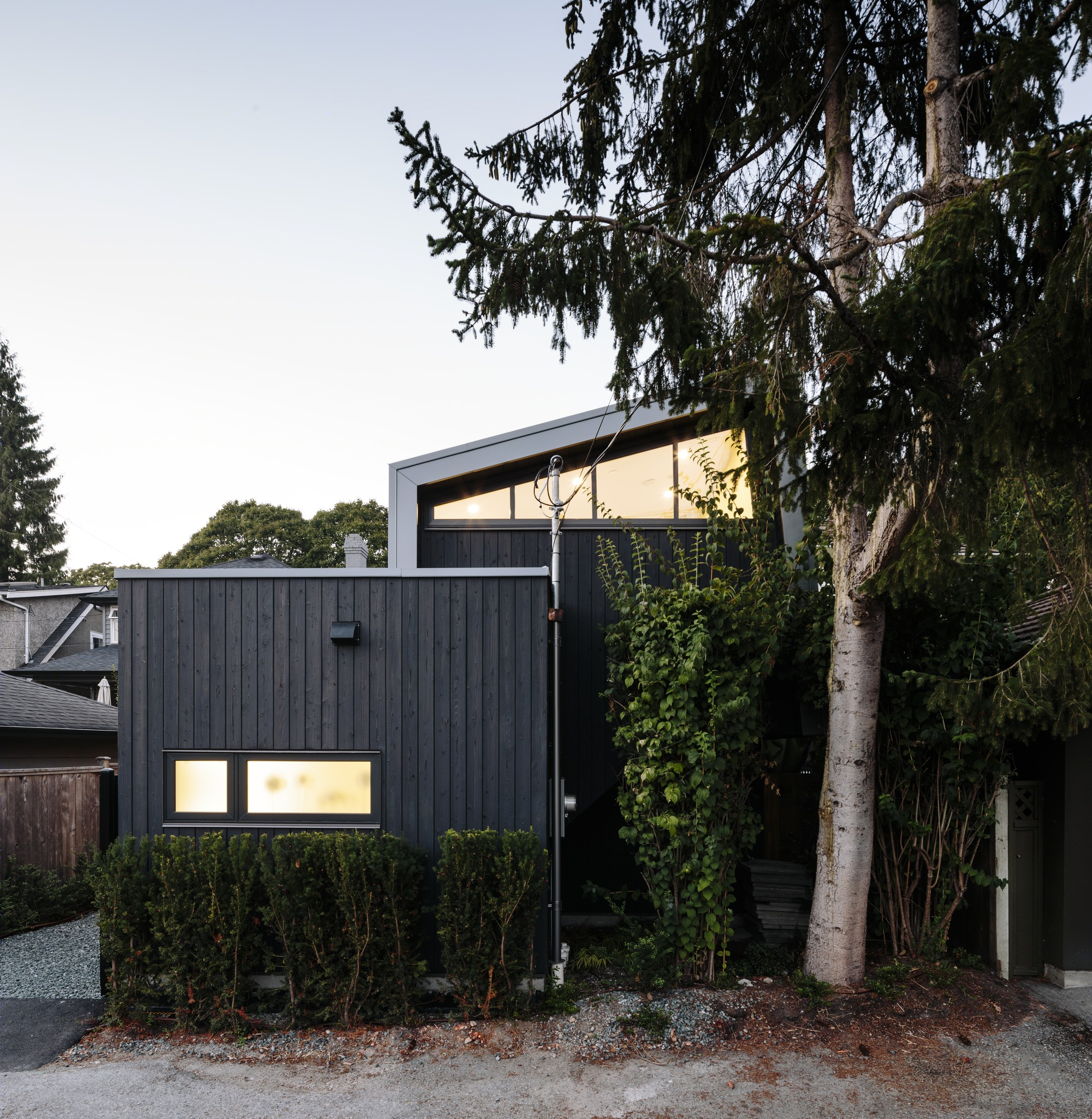温哥华 Laneway House 别墅设计,打造室内外无缝连接空间-12