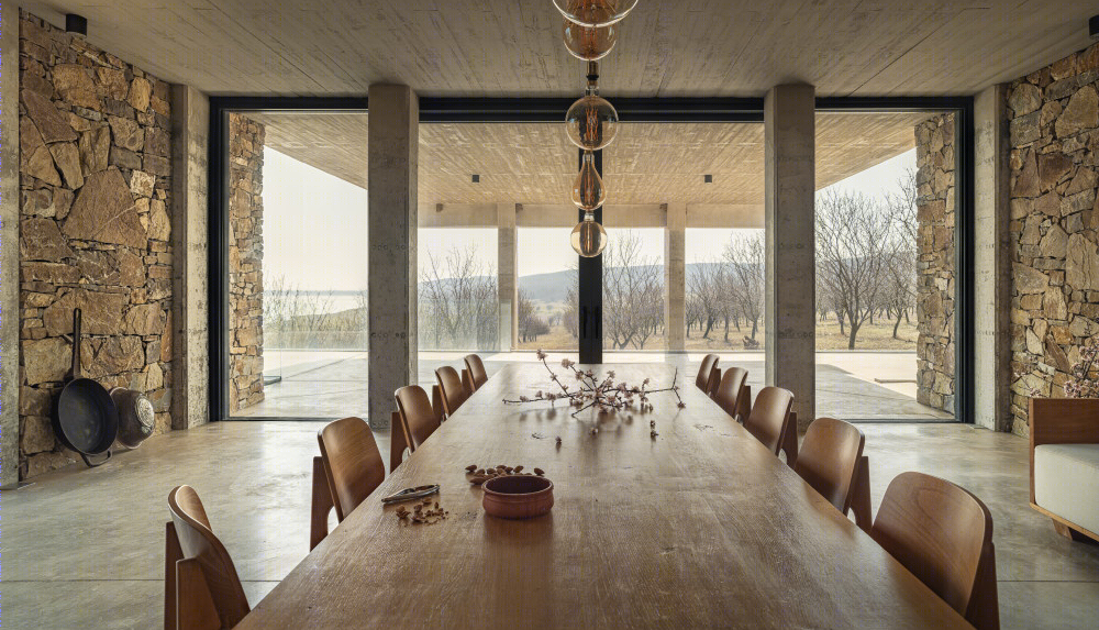 保加利亚果园石屋丨Rado Iliev-9