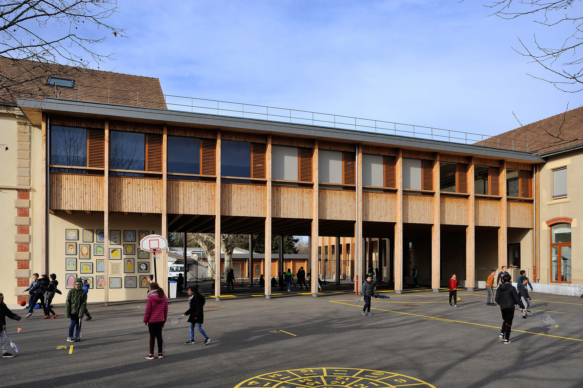 法国 Le Grand Lemps 小学木质连接桥建筑-15