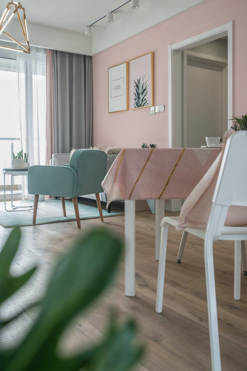 简约恬静，重塑温馨家居空间-14