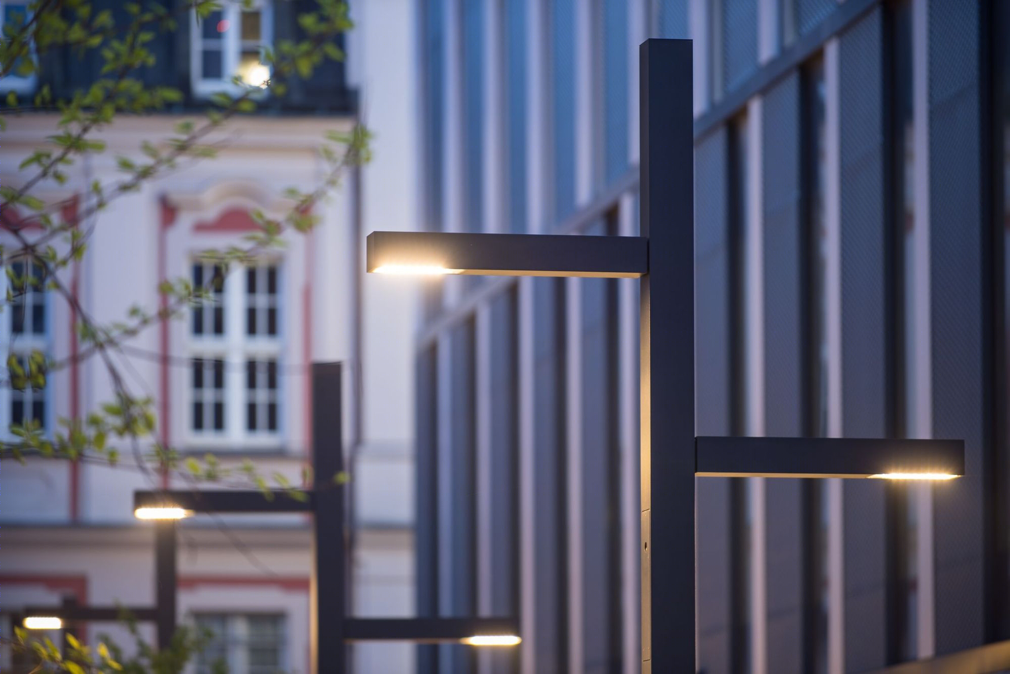波兰 Poznań市中心的绿意办公建筑-26