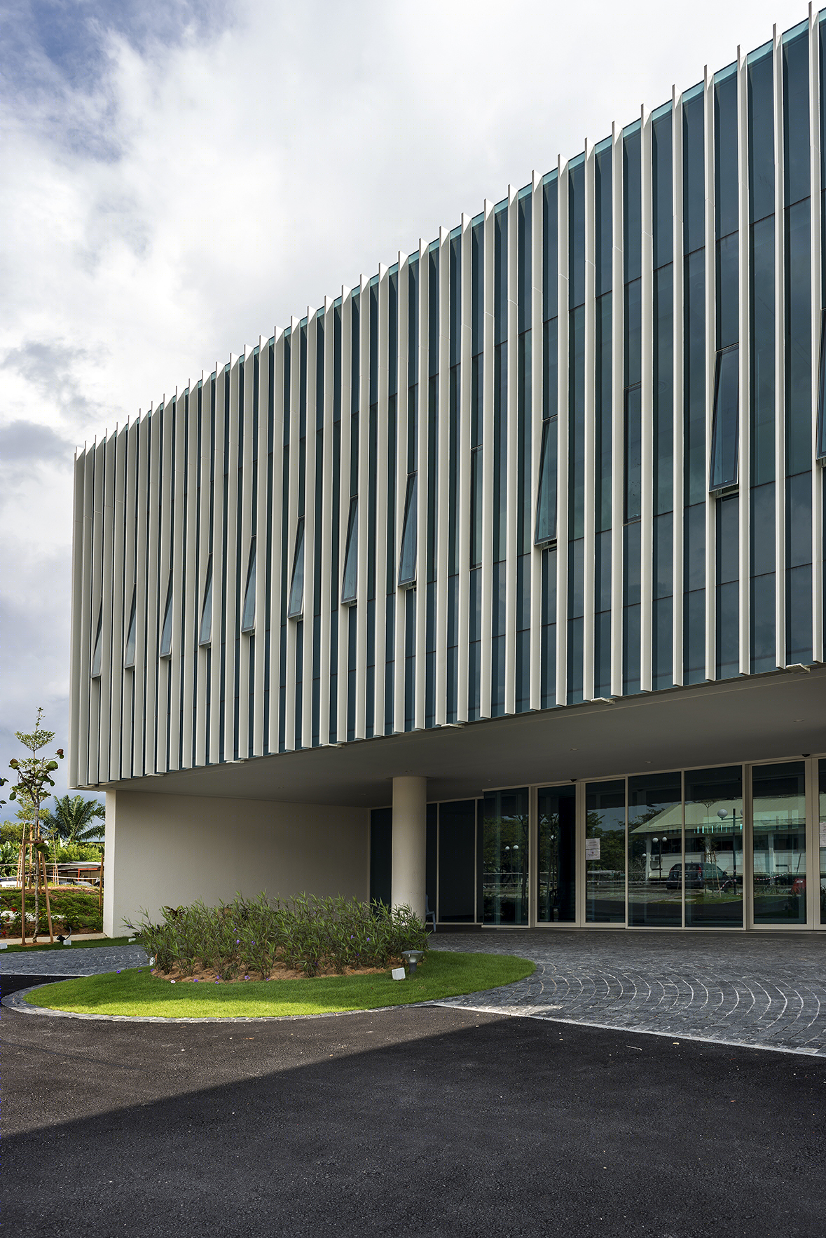 Sora 数据中心办公建筑-1