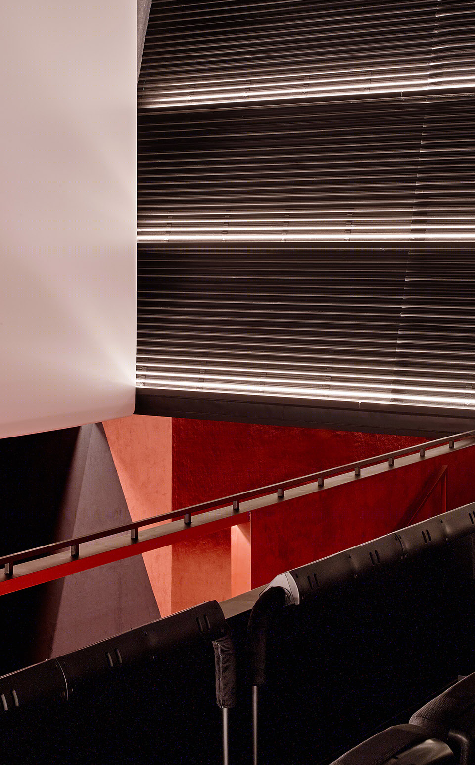 西班牙 Filmax 电影院沉浸式观影体验设计-52