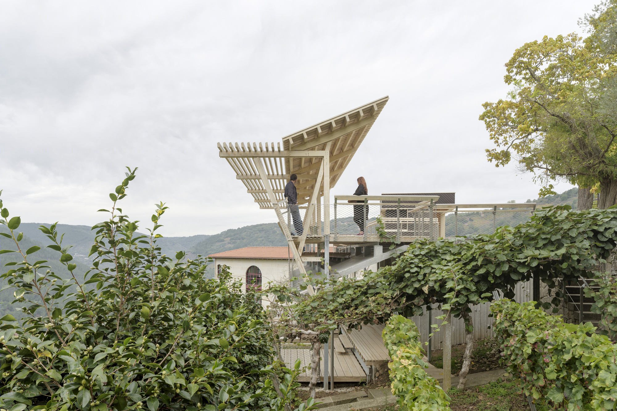 乡村酒庄观景台-20