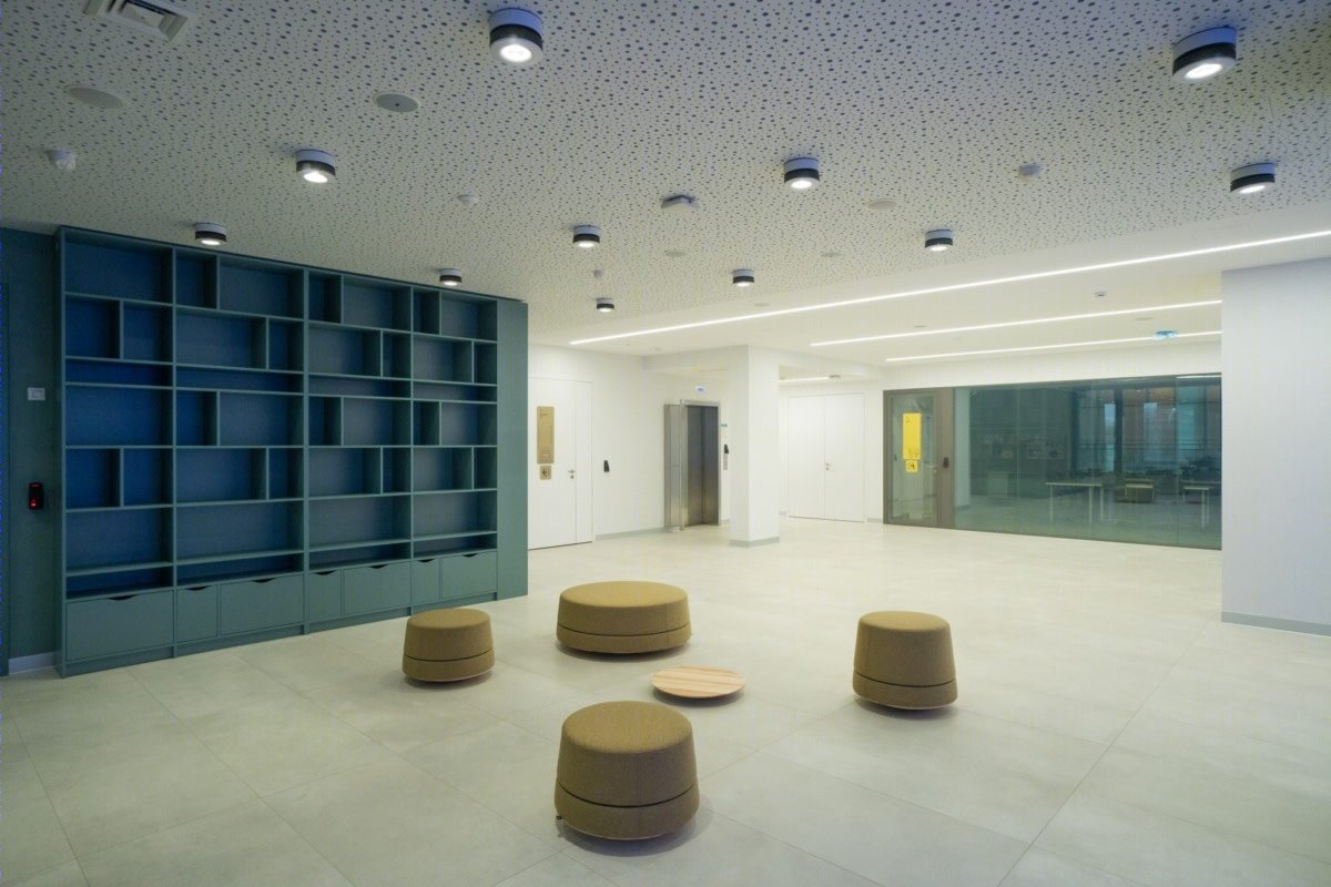 斯涅吉里学校-15
