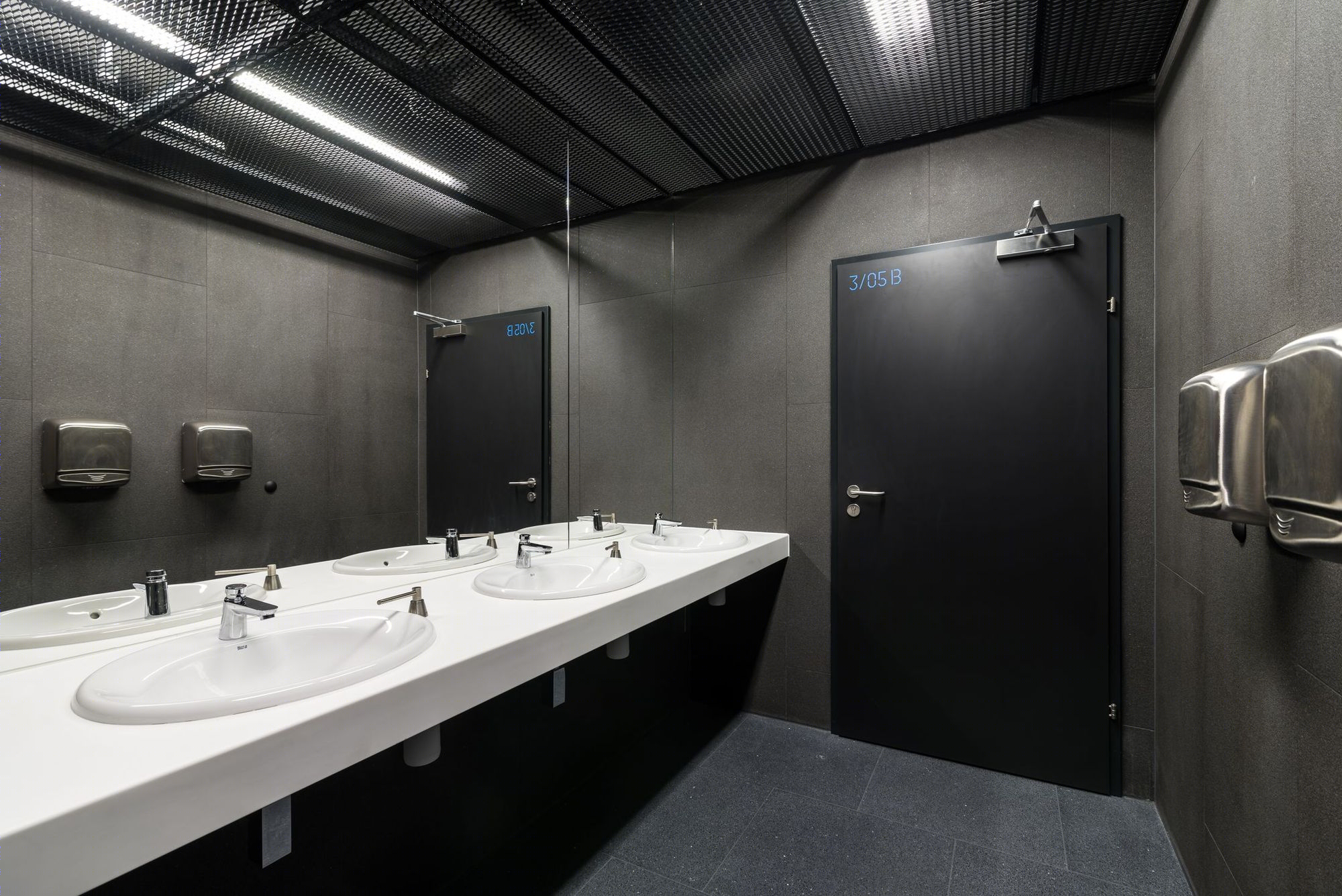波兰 Poznań市中心的绿意办公建筑-35