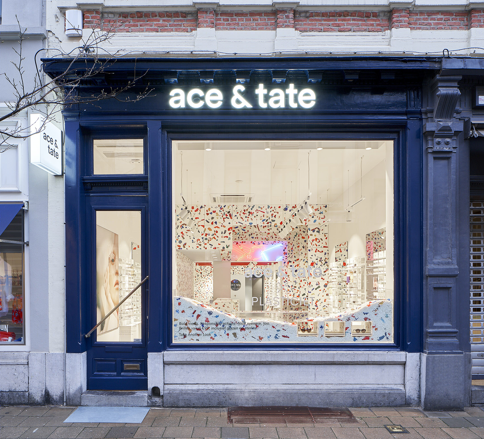 Ace&Tate 眼镜店 | 塑料中的大理石与水磨石之美-3