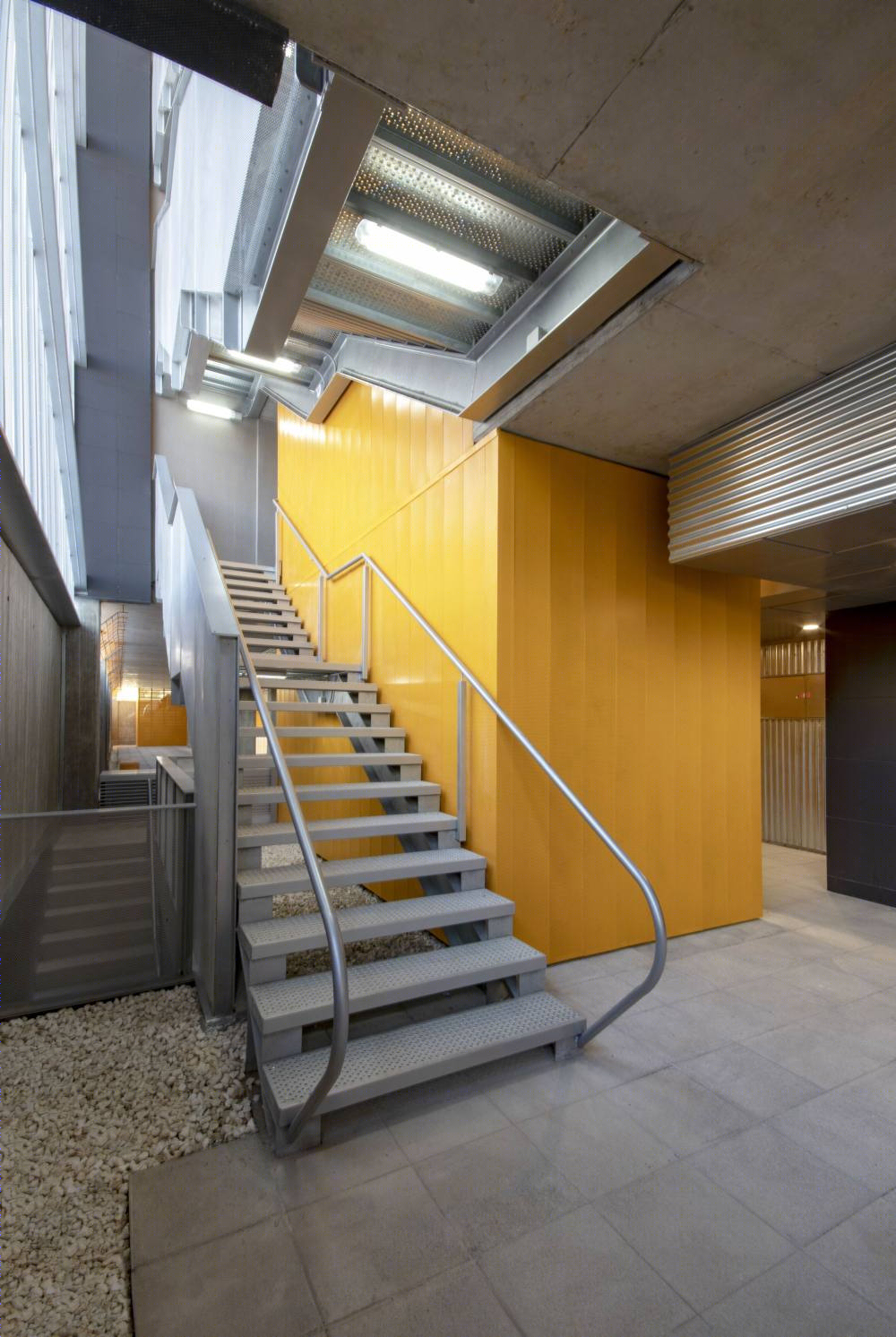 马德里 NSA1 社会住房 | 独特双面通风设计，优化城市环境感知-16