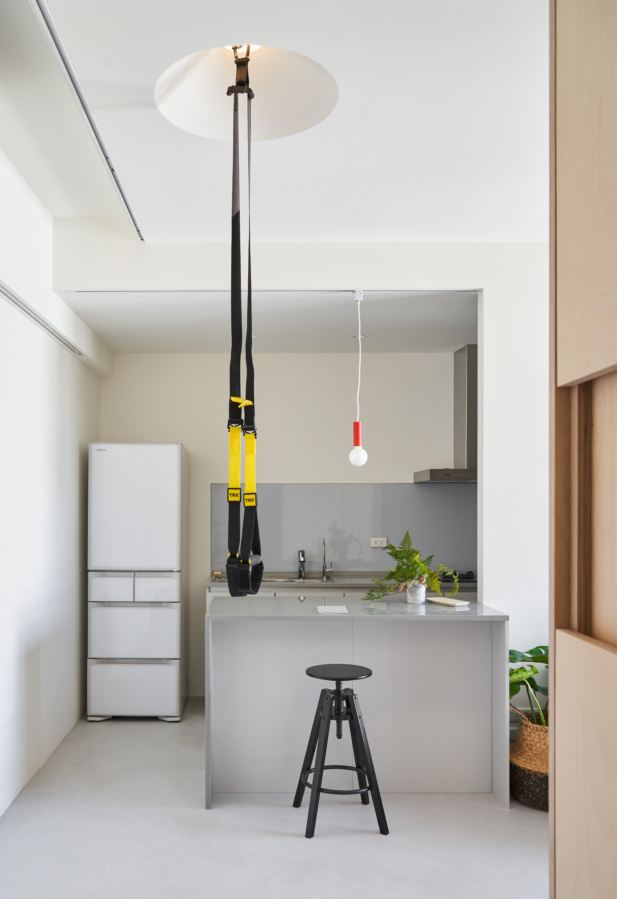 双栖生活空间——纯白别墅中的独立与互动-31