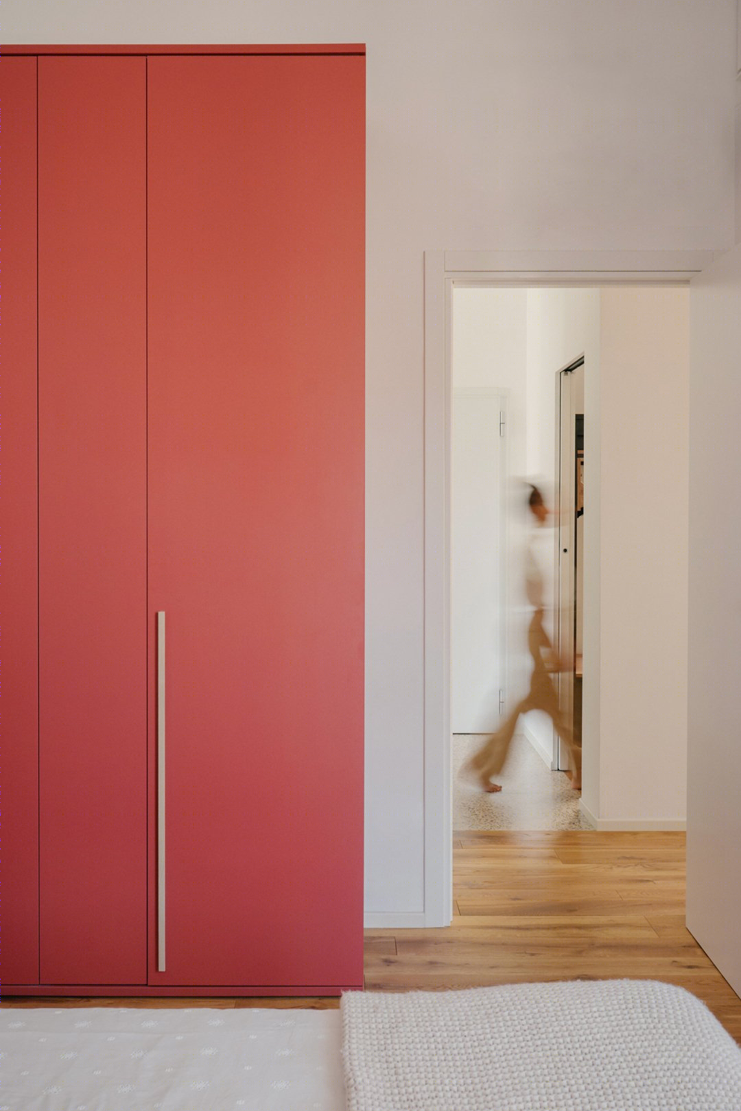 OKS ARCHITETTI 改造维罗纳公寓,展现温暖和谐的木质设计-16