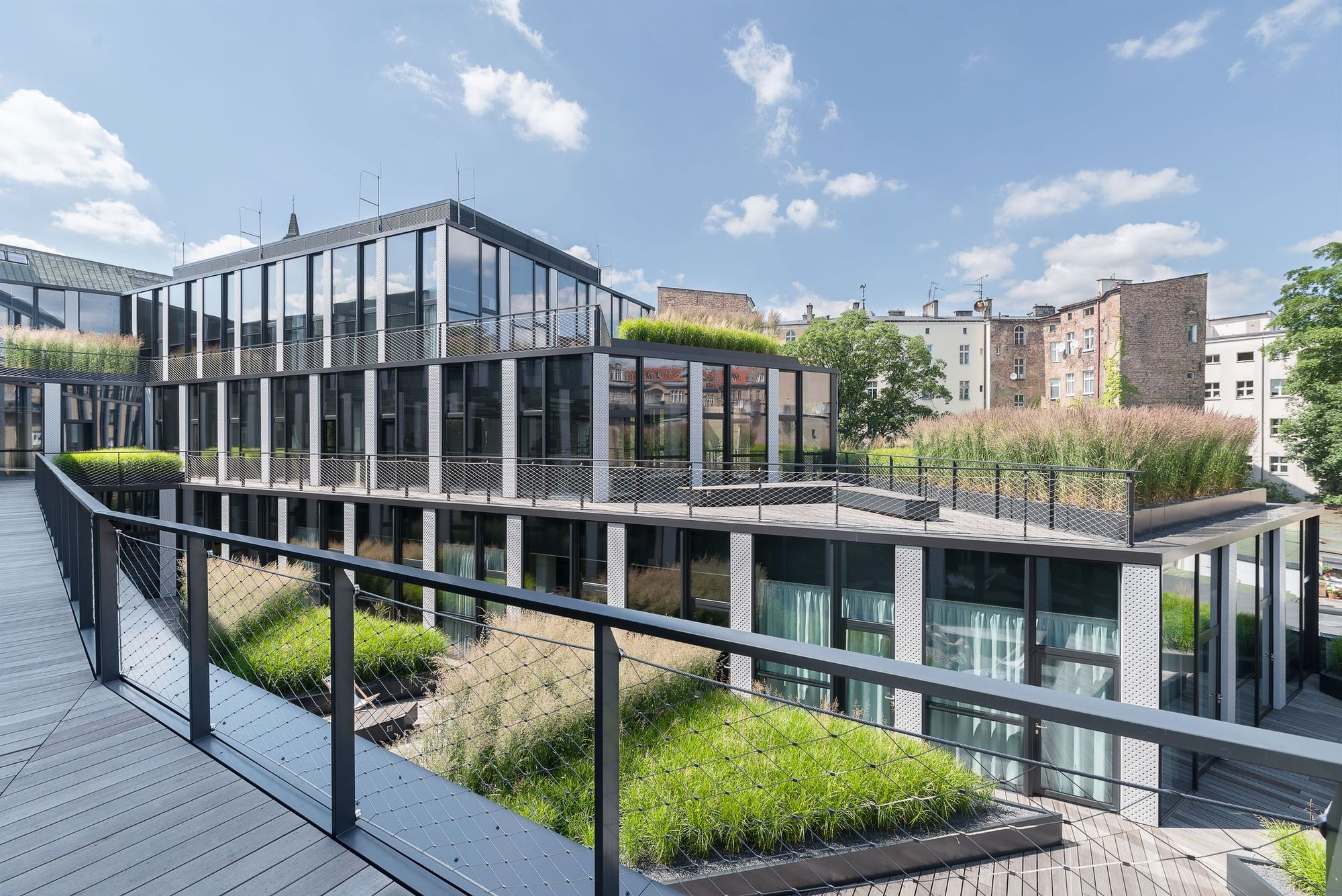 波兰 Poznań市中心的绿意办公建筑-41