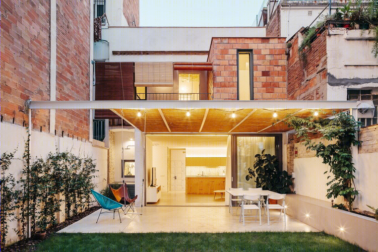 巴塞罗那老屋翻新，融入自然与历史-2
