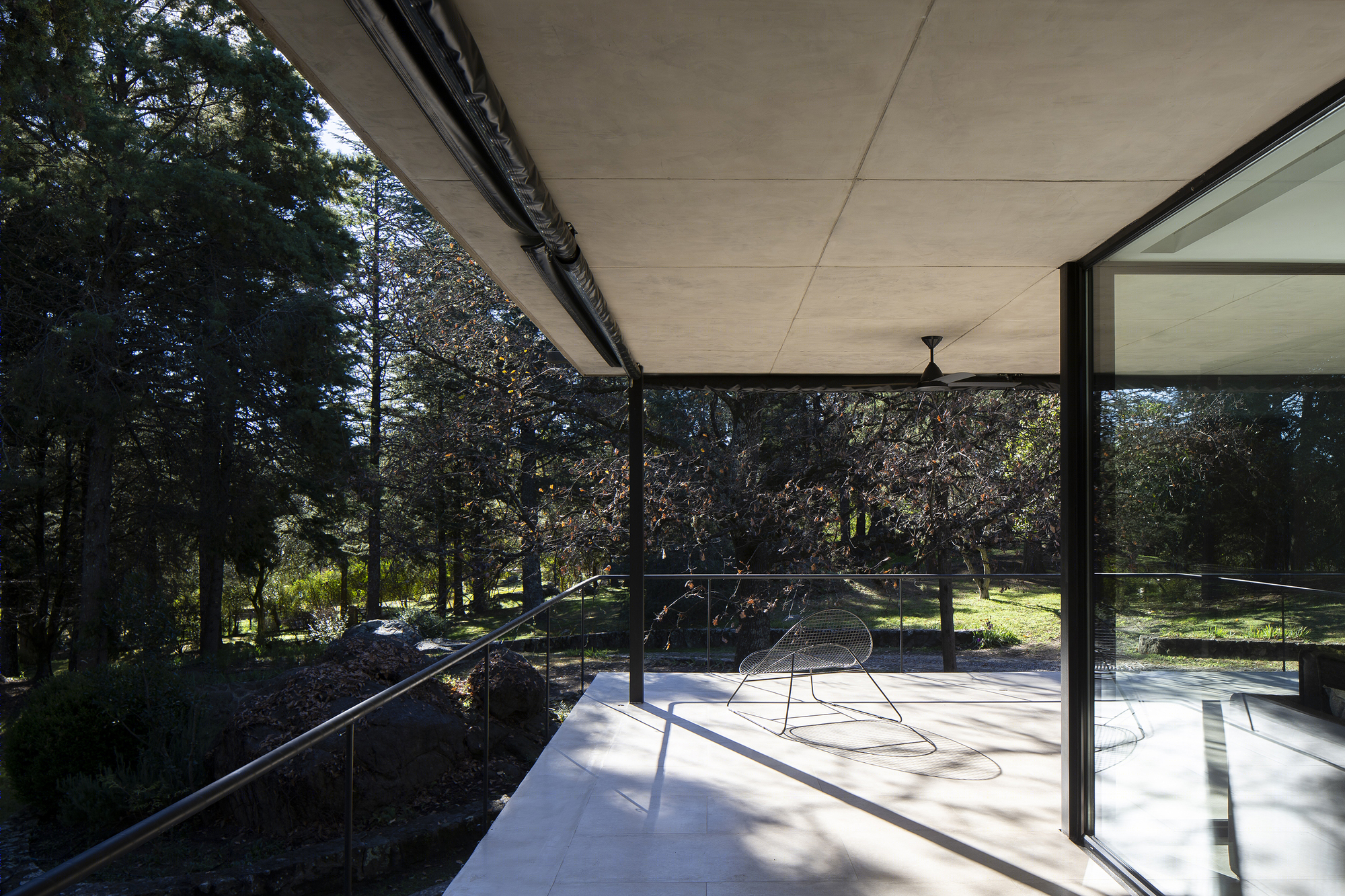 阿根廷山林中的生态别墅-23