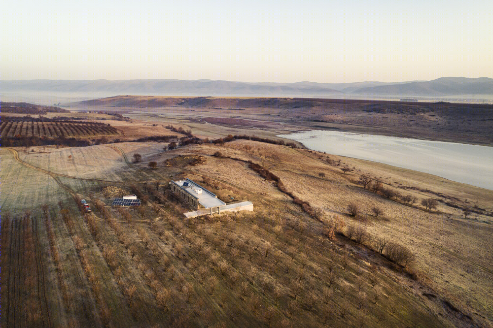 保加利亚果园石屋丨Rado Iliev-45