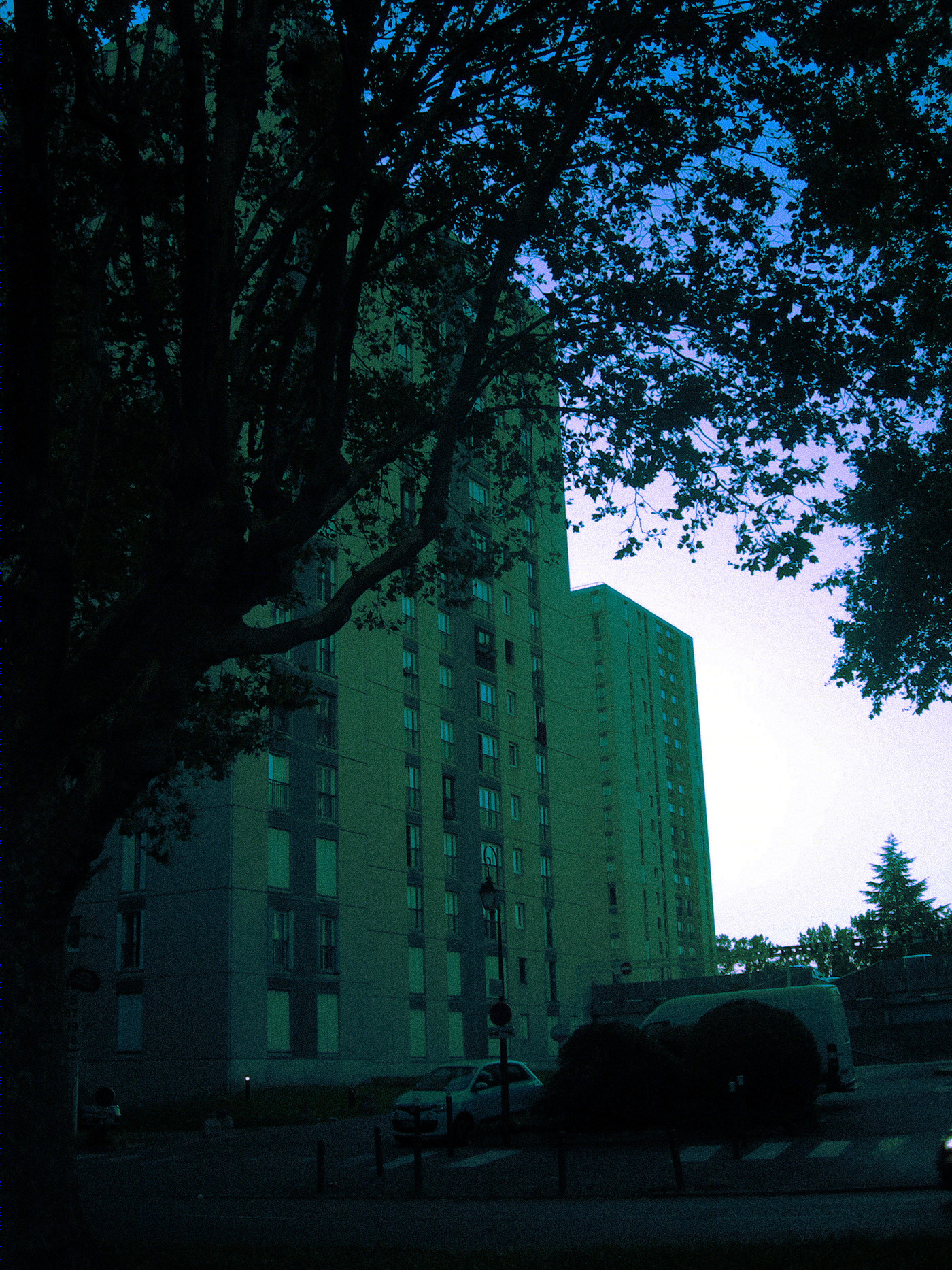 Anastasiya Gushchina丨公寓建筑丨Expérimentation photo d’architecture de rue-0