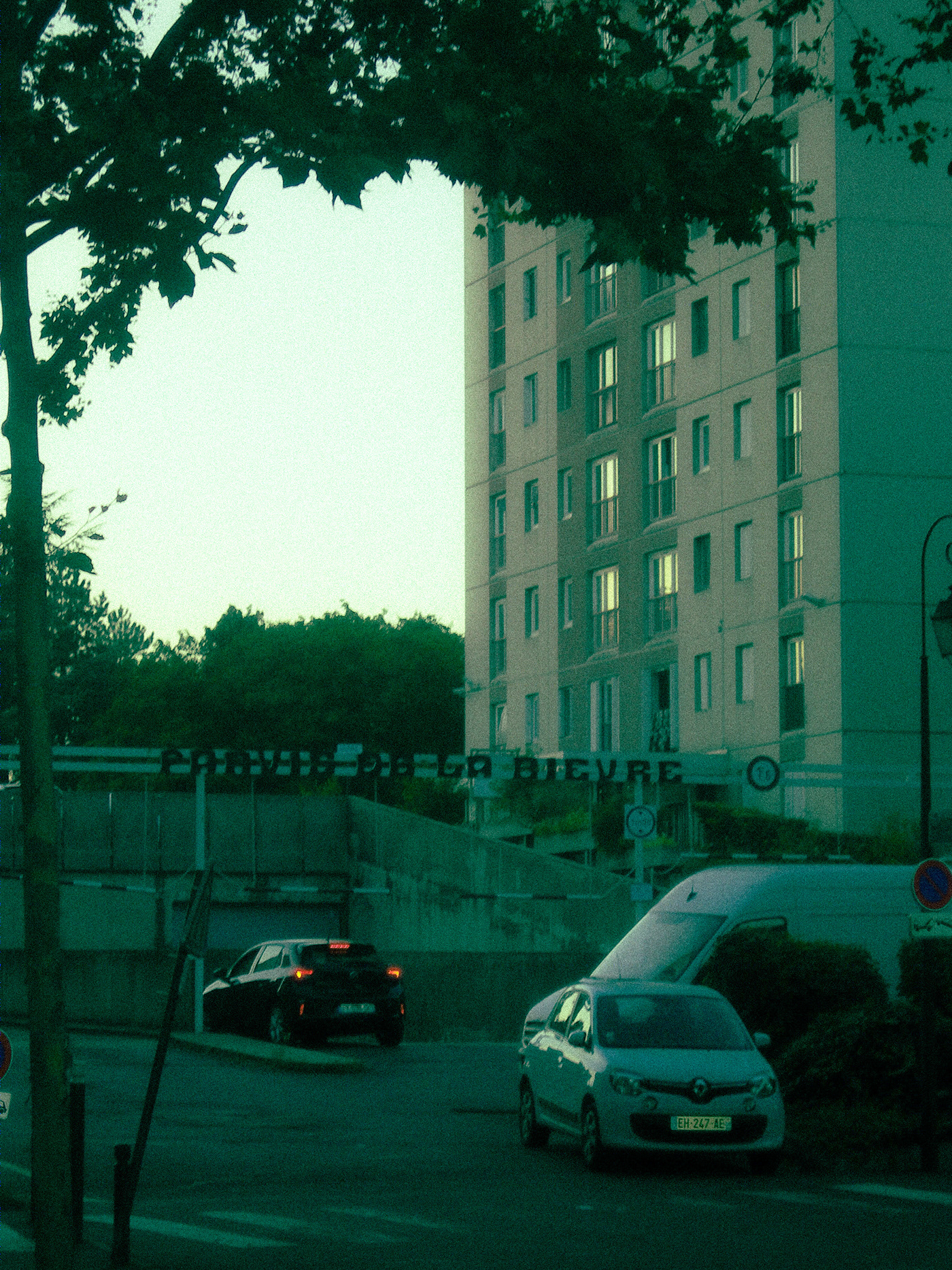 Anastasiya Gushchina丨公寓建筑丨Expérimentation photo d’architecture de rue-1