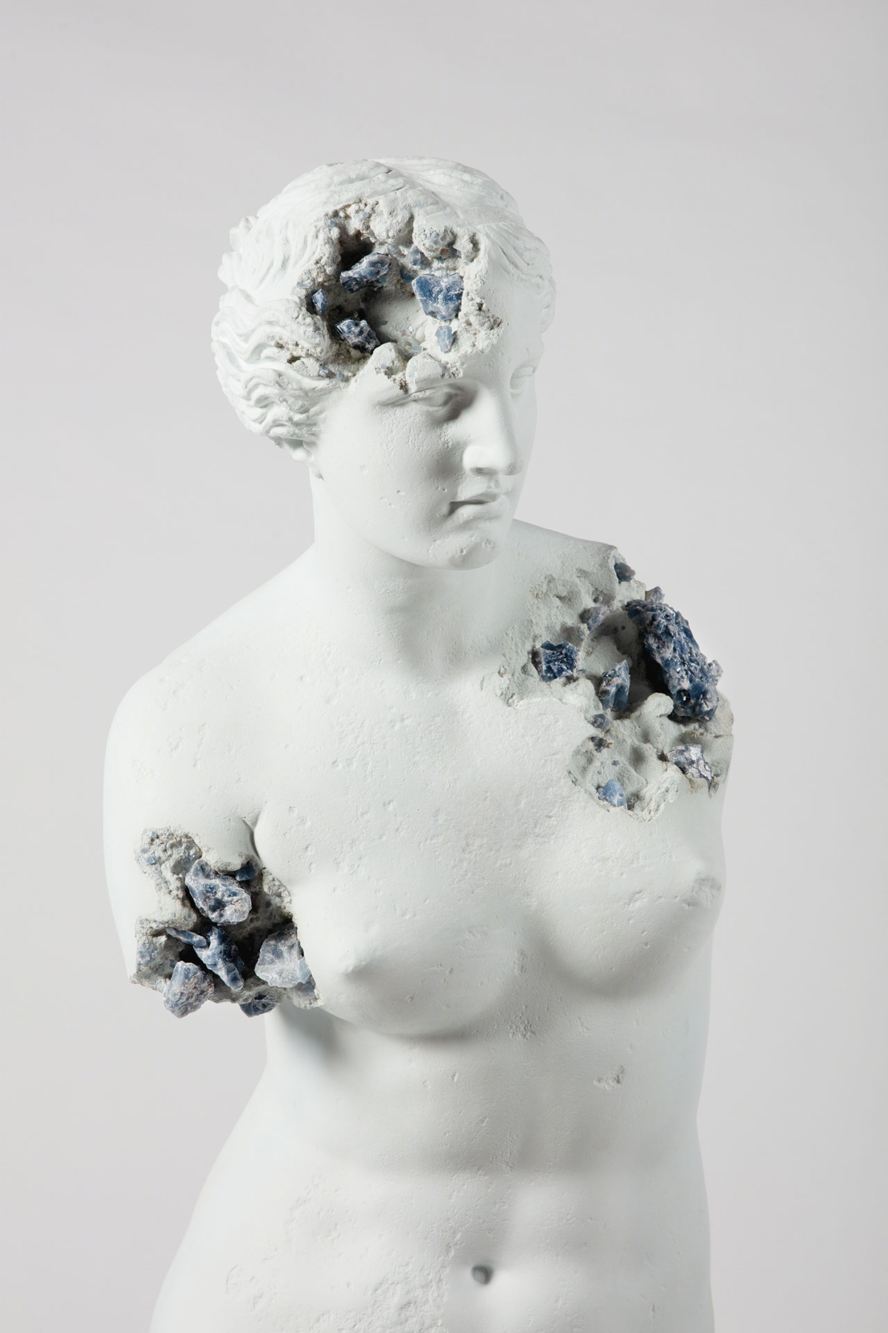 巴黎,3020 | Daniel Arsham 解构雕塑名作,呈现未来遗物-19