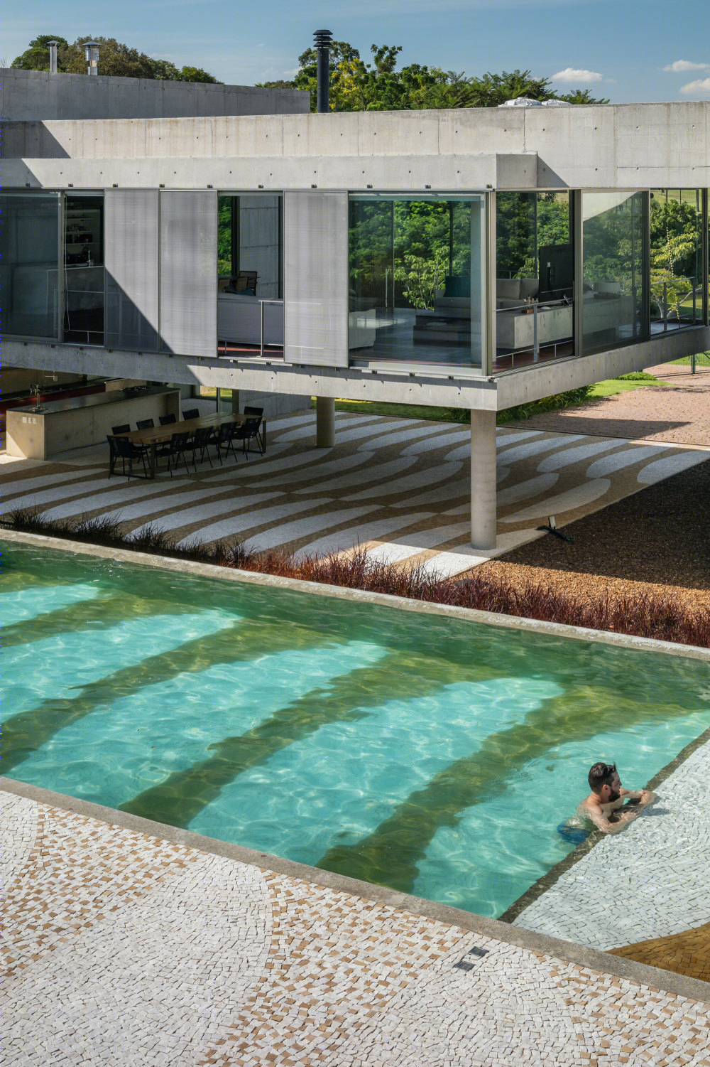 巴西 Itu 之家 | 混凝土与景观的完美融合-28