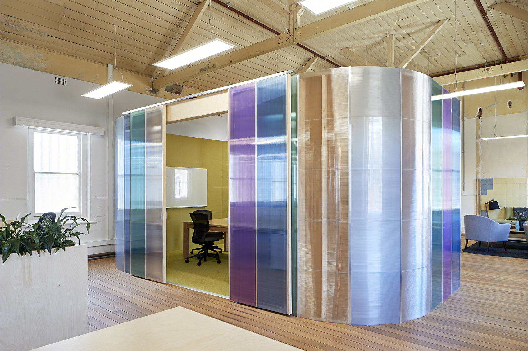 Polyglot 办公室 | 苏格兰/紧张预算下的办公室改造-19