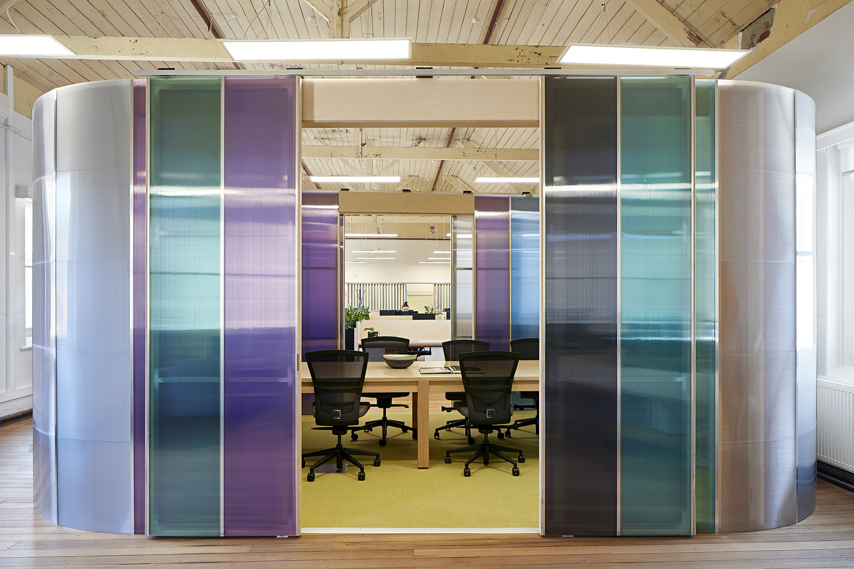 Polyglot 办公室 | 苏格兰/紧张预算下的办公室改造-20