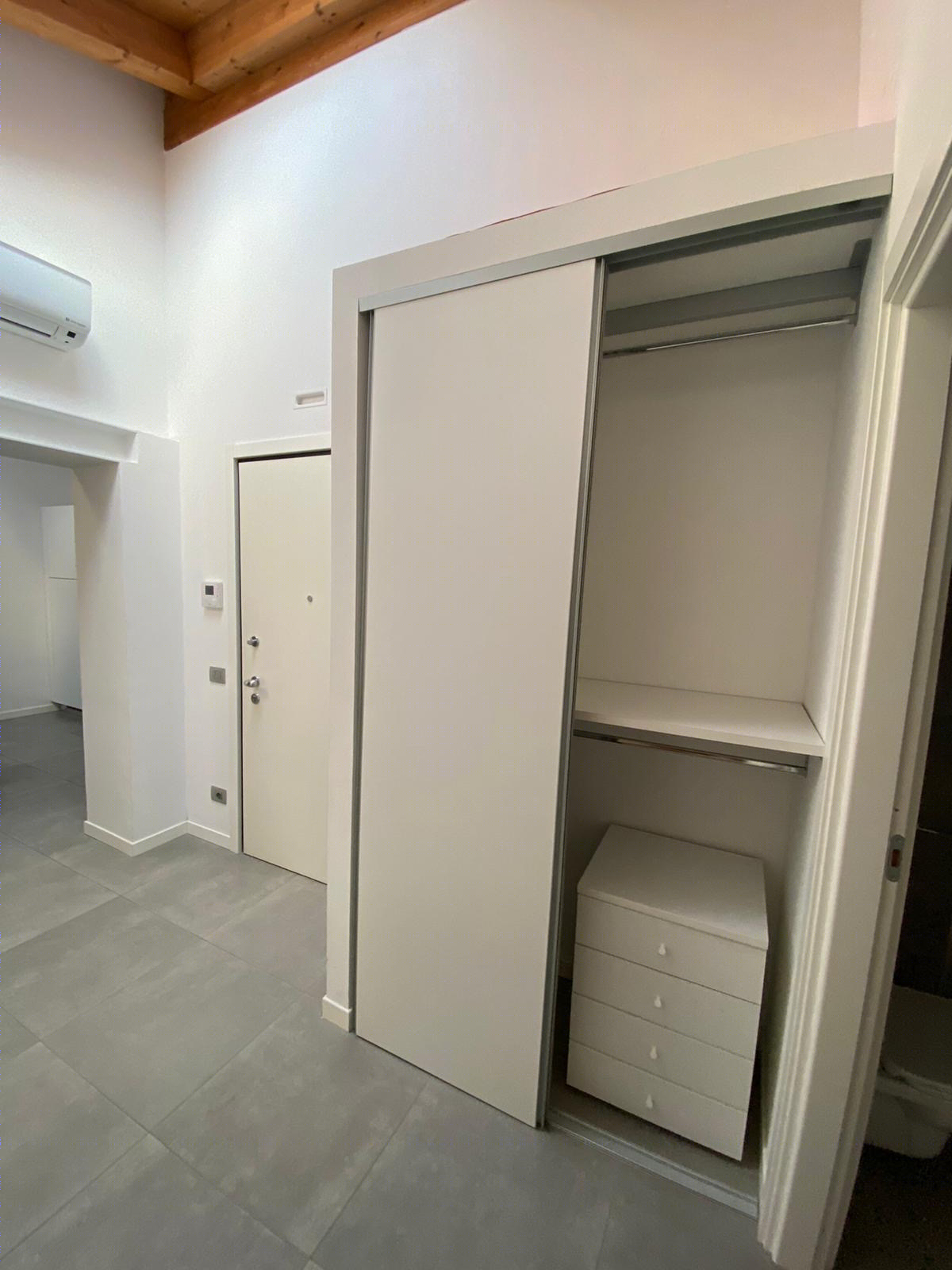 Realizzazione e allestimento alloggio turistico/businnes-9