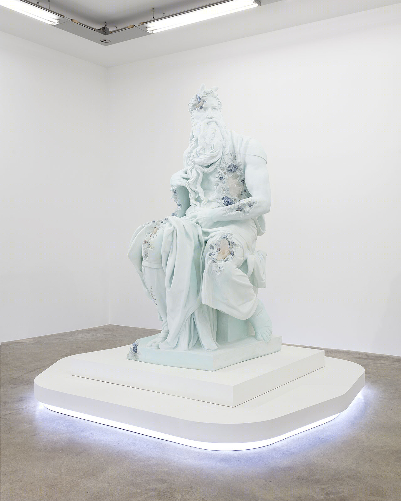 巴黎,3020 | Daniel Arsham 解构雕塑名作,呈现未来遗物-25