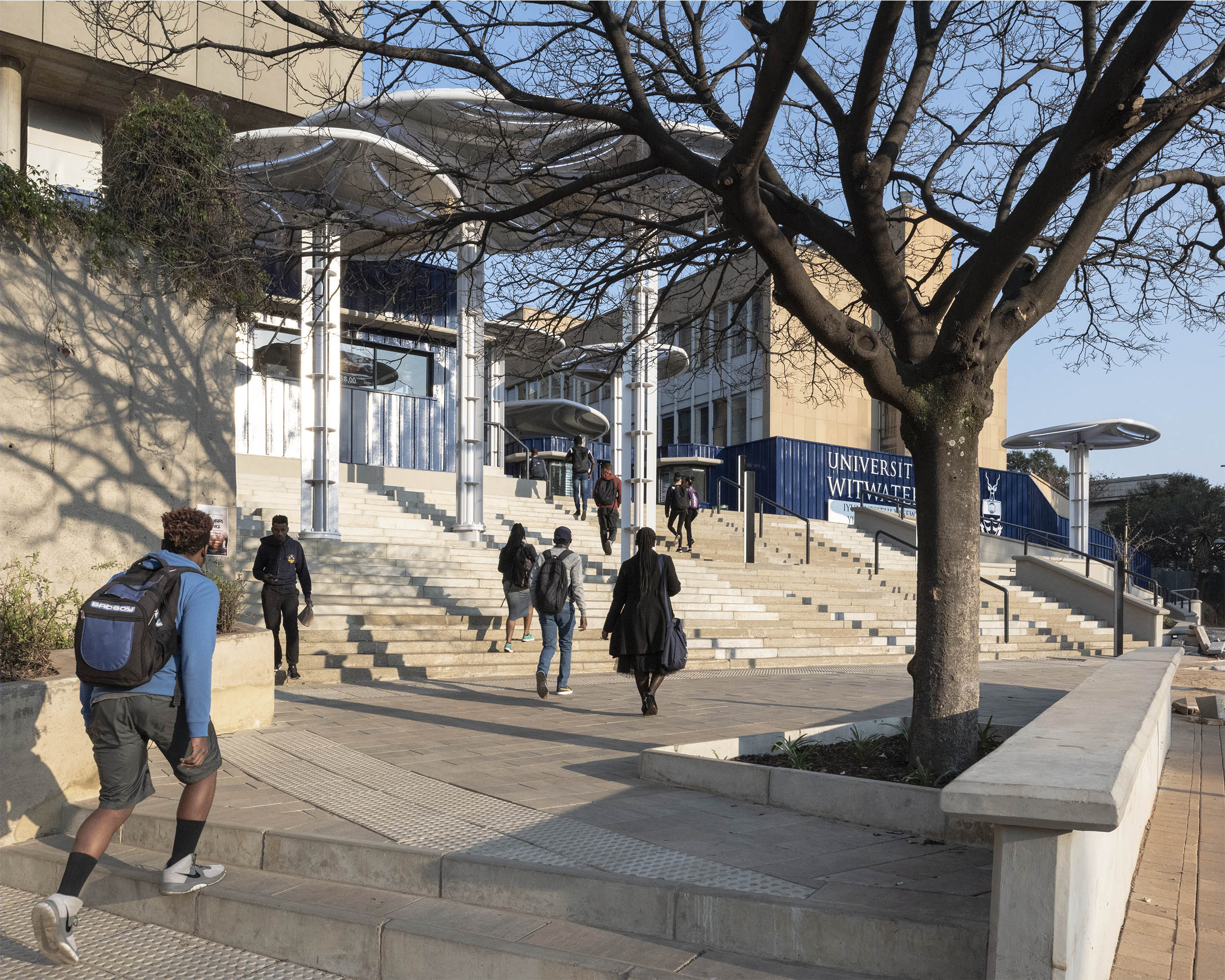 南非约翰内斯堡 Wits 大学“行人加油站”入口设计-16