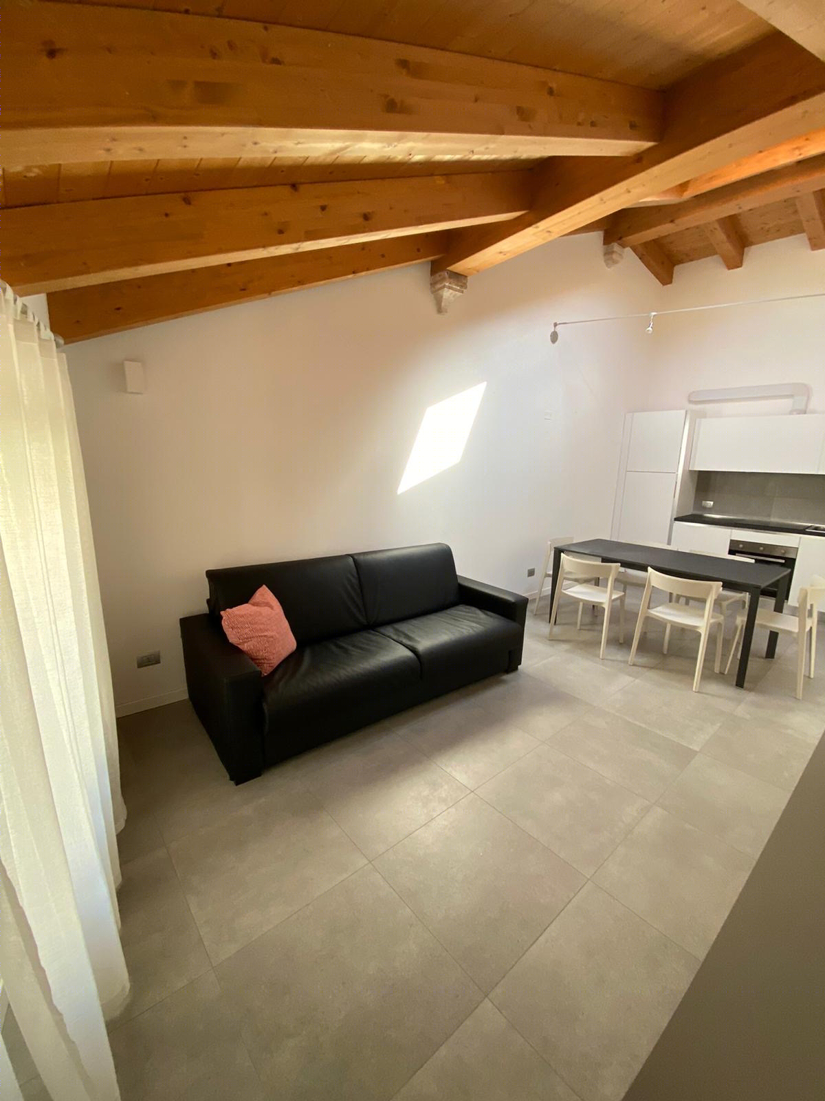 Realizzazione e allestimento alloggio turistico/businnes-13