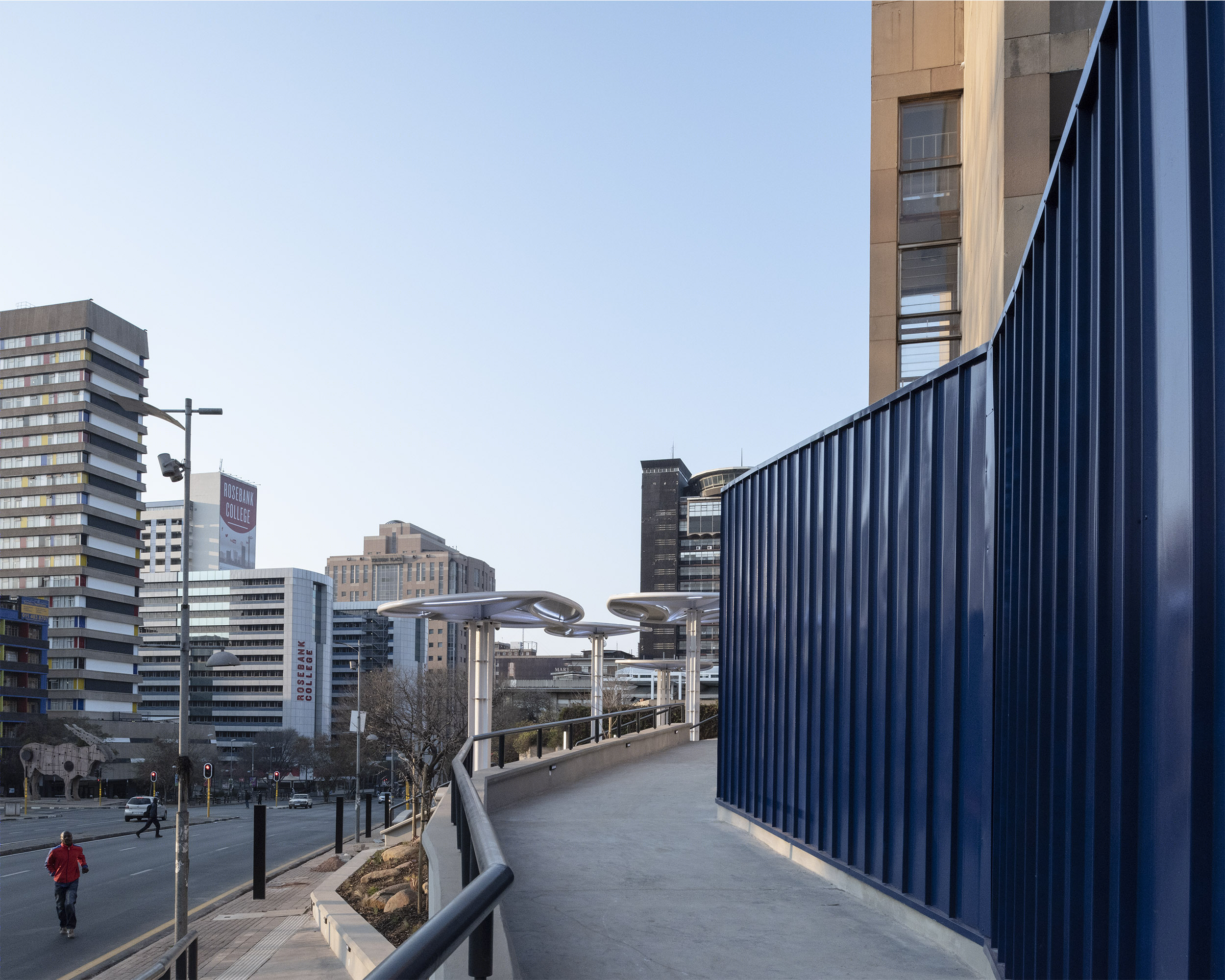 南非约翰内斯堡 Wits 大学“行人加油站”入口设计-18