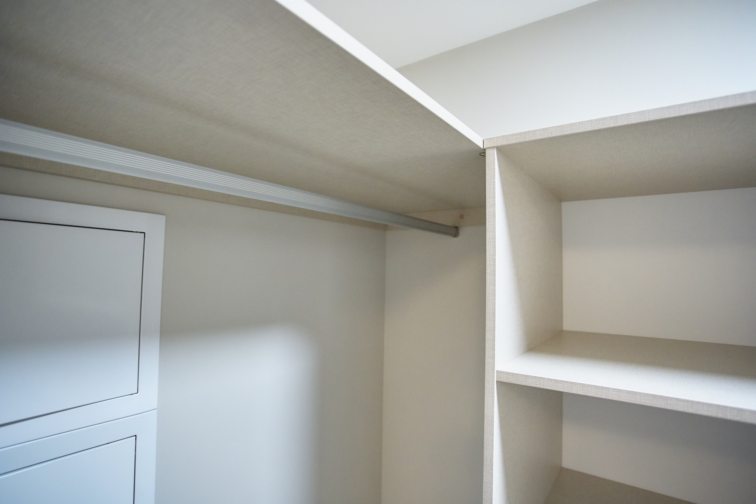 经典与现代结合的 Raumplus 衣柜系统-19