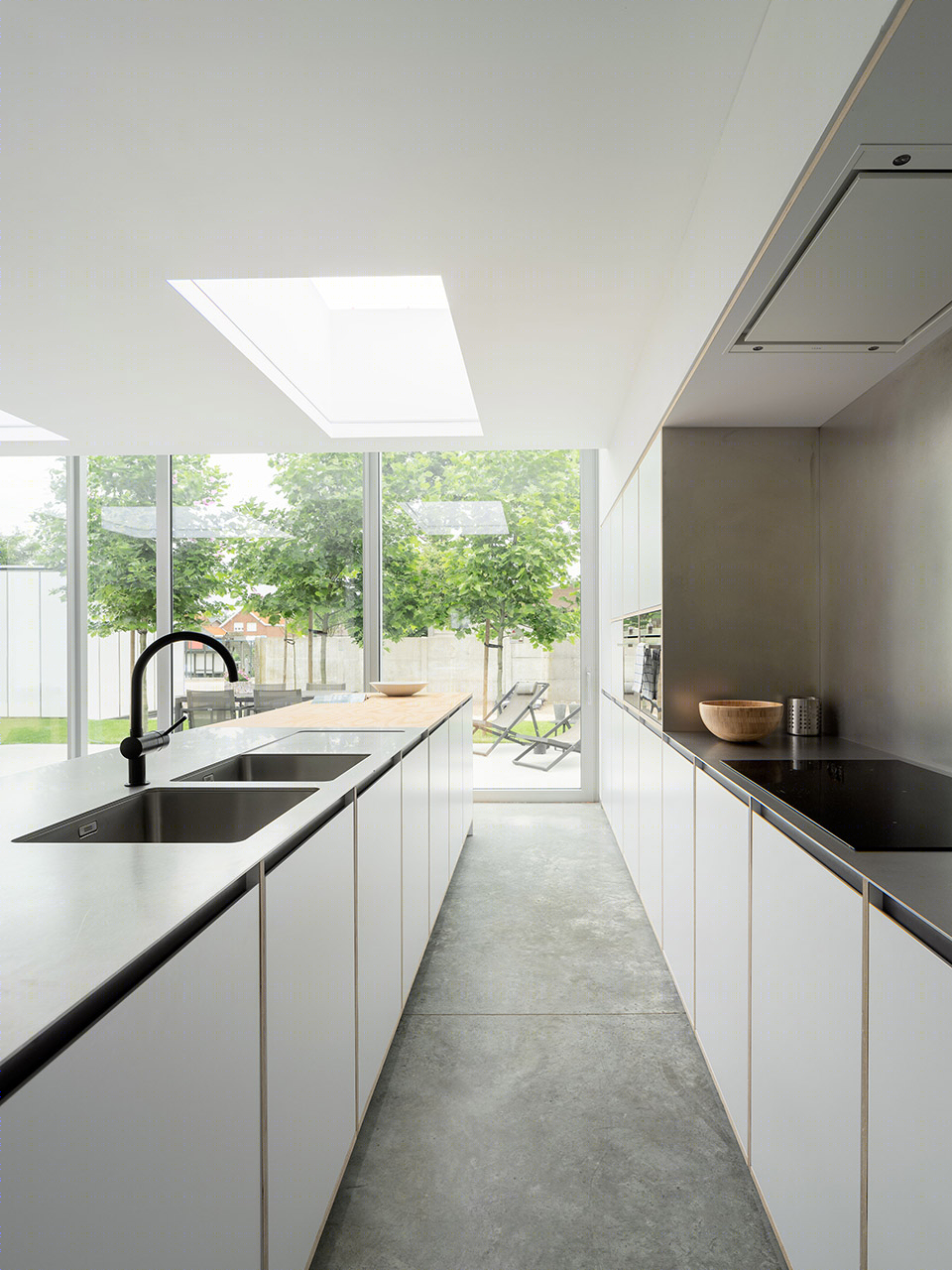 比利时一体化住宅 | 简约空间与自由功能的完美融合-12