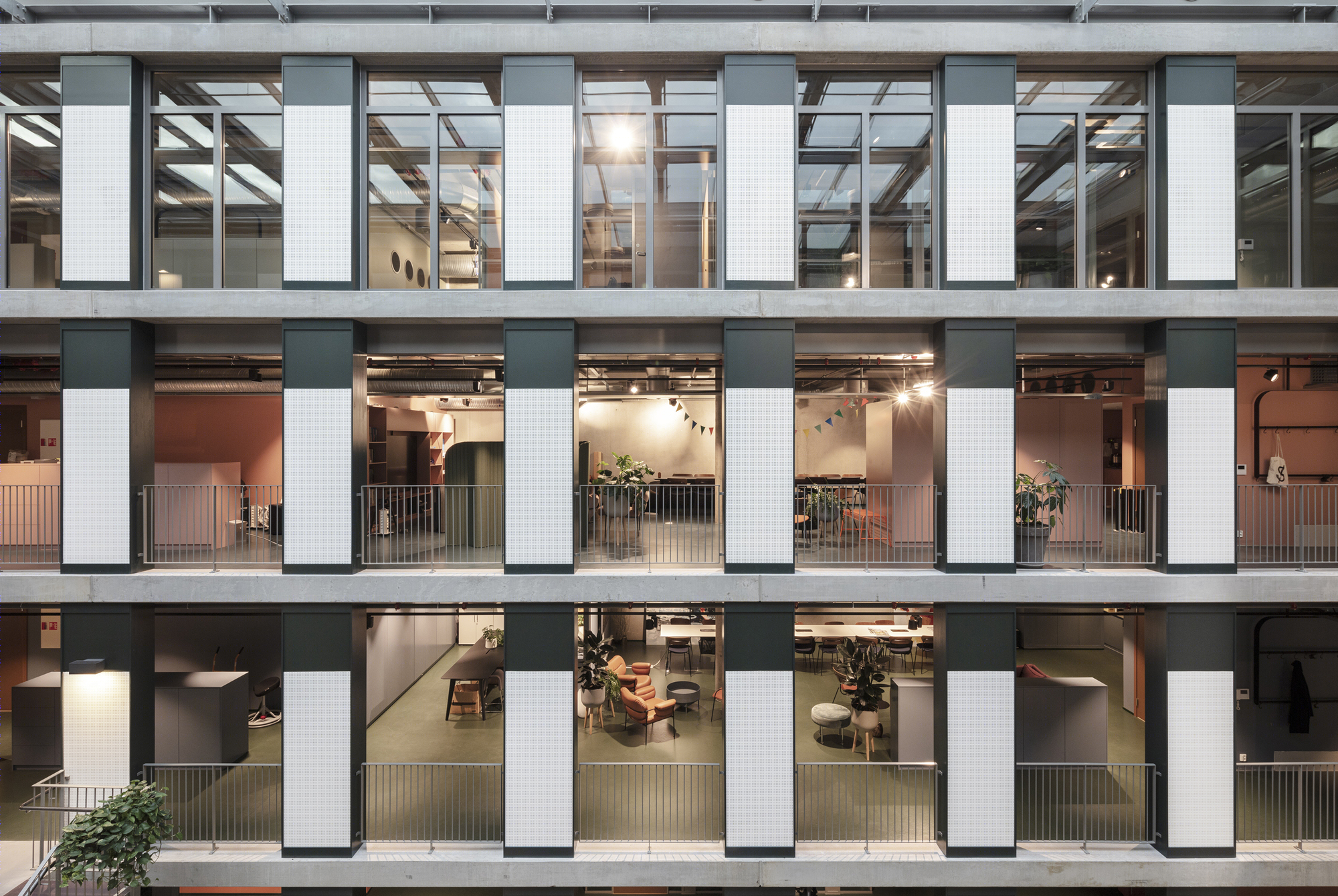 奥斯陆“Youngstorget 3”办公建筑-5
