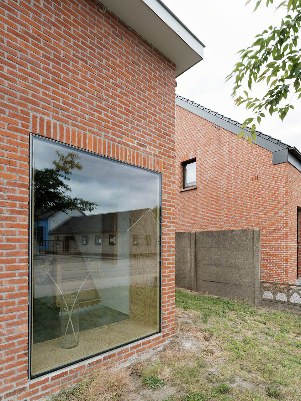 比利时一体化住宅 | 简约空间与自由功能的完美融合-3