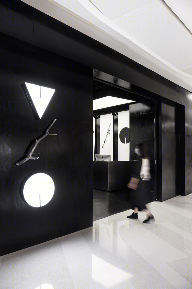 南昌暗黑系买手店 | 镜面空间的多面诠释-13