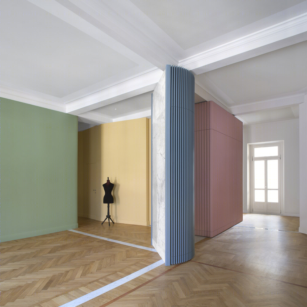 意大利 Turín 公寓的戏剧性改造-21