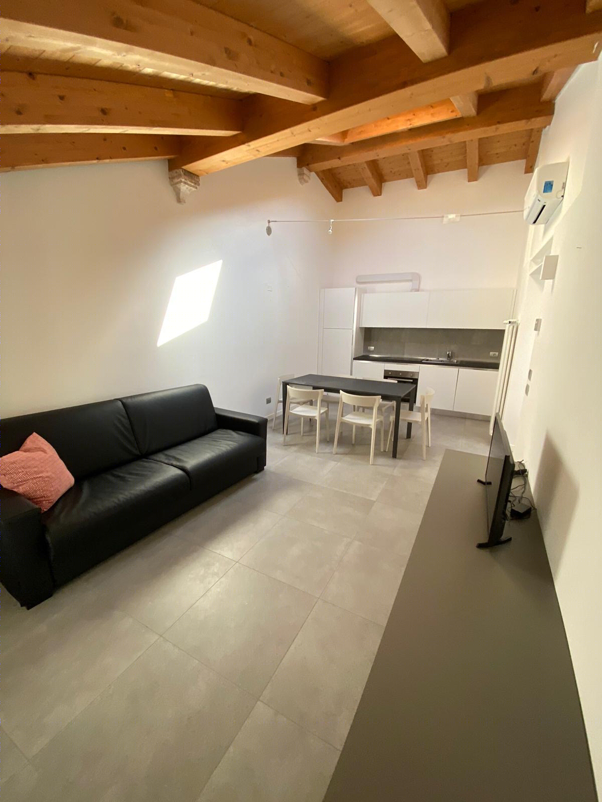 Realizzazione e allestimento alloggio turistico/businnes-16