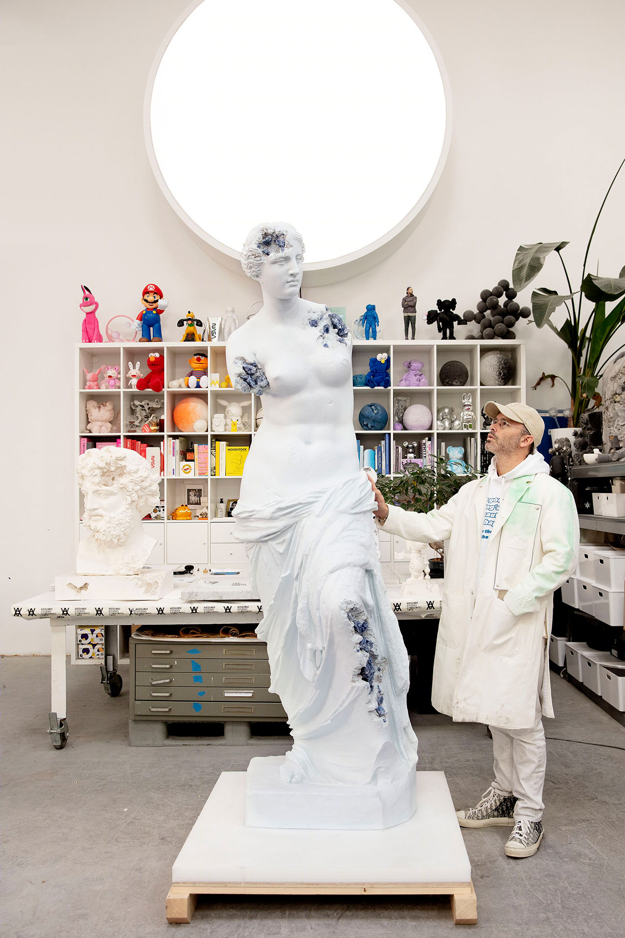 巴黎,3020 | Daniel Arsham 解构雕塑名作,呈现未来遗物-35