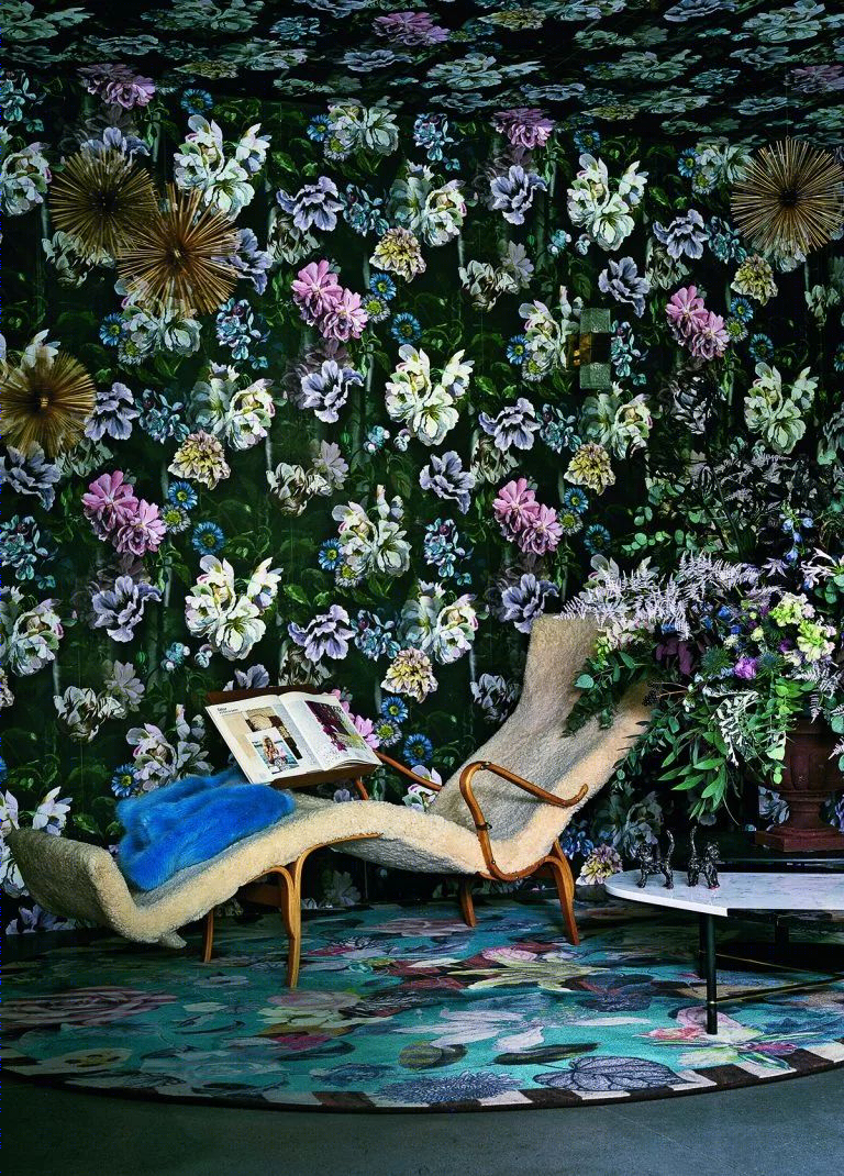 极繁主义家居设计 | 色彩、墙纸与收藏品的狂欢-13